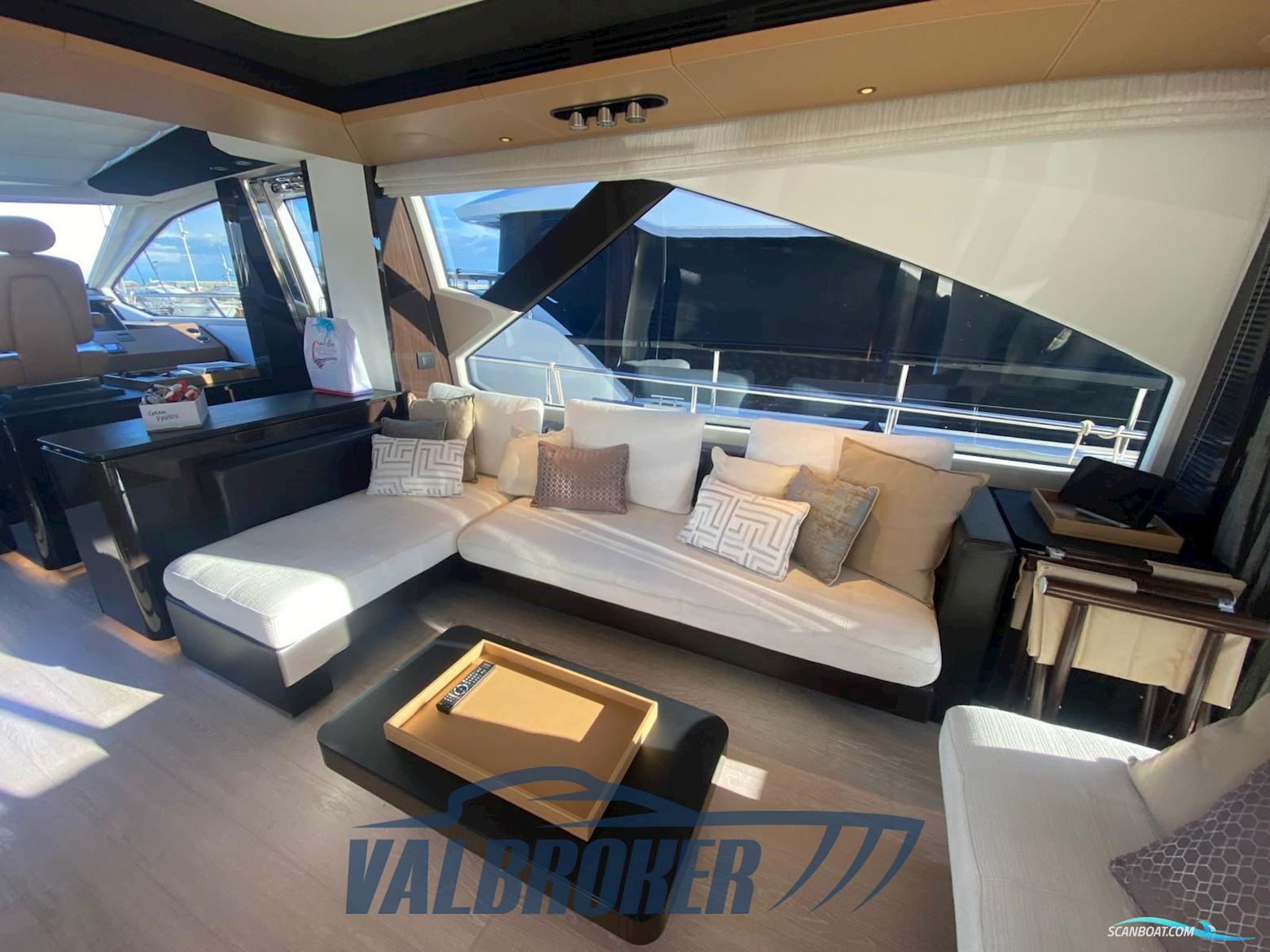 Azimut 77S