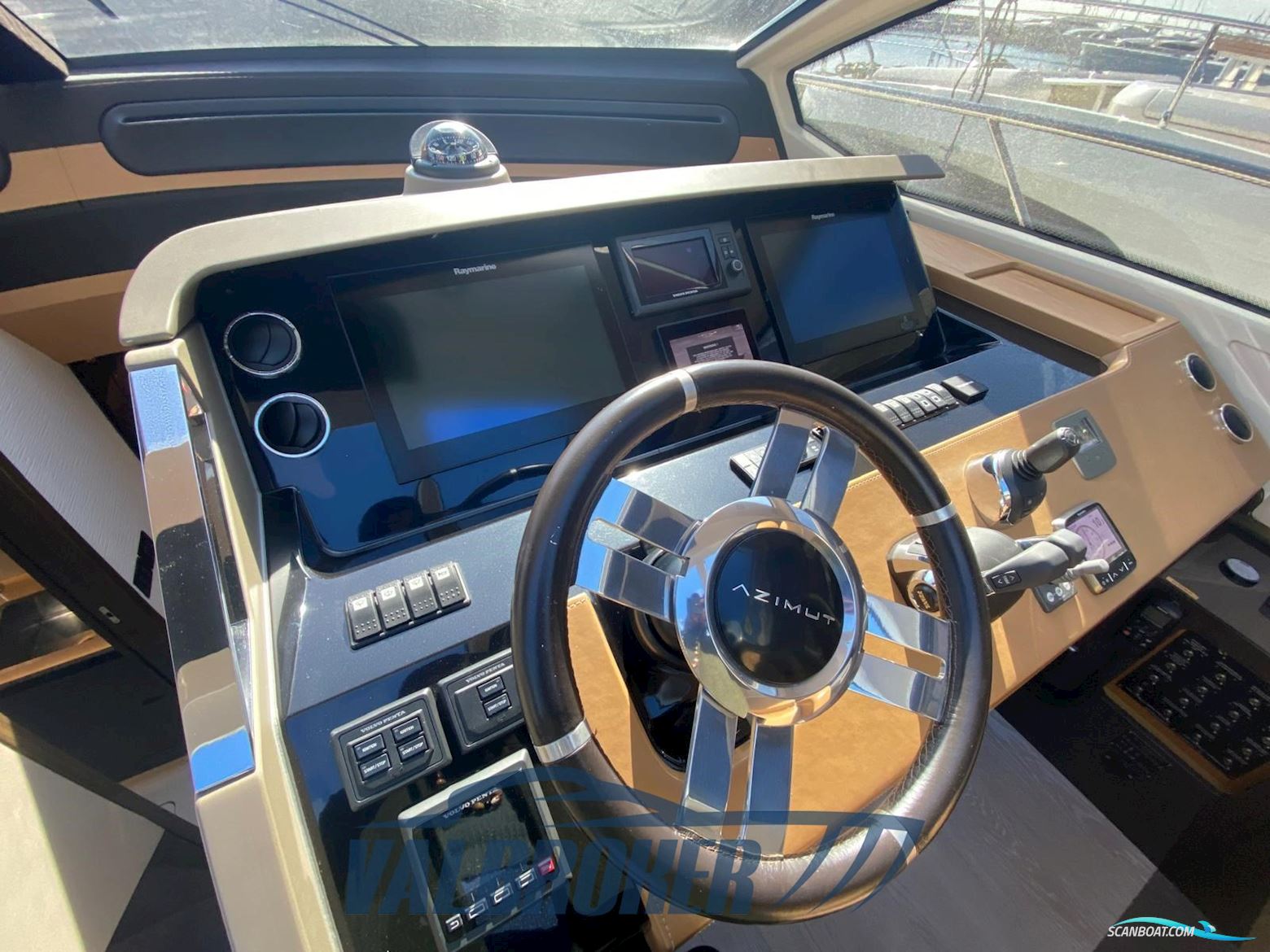 Azimut 77S
