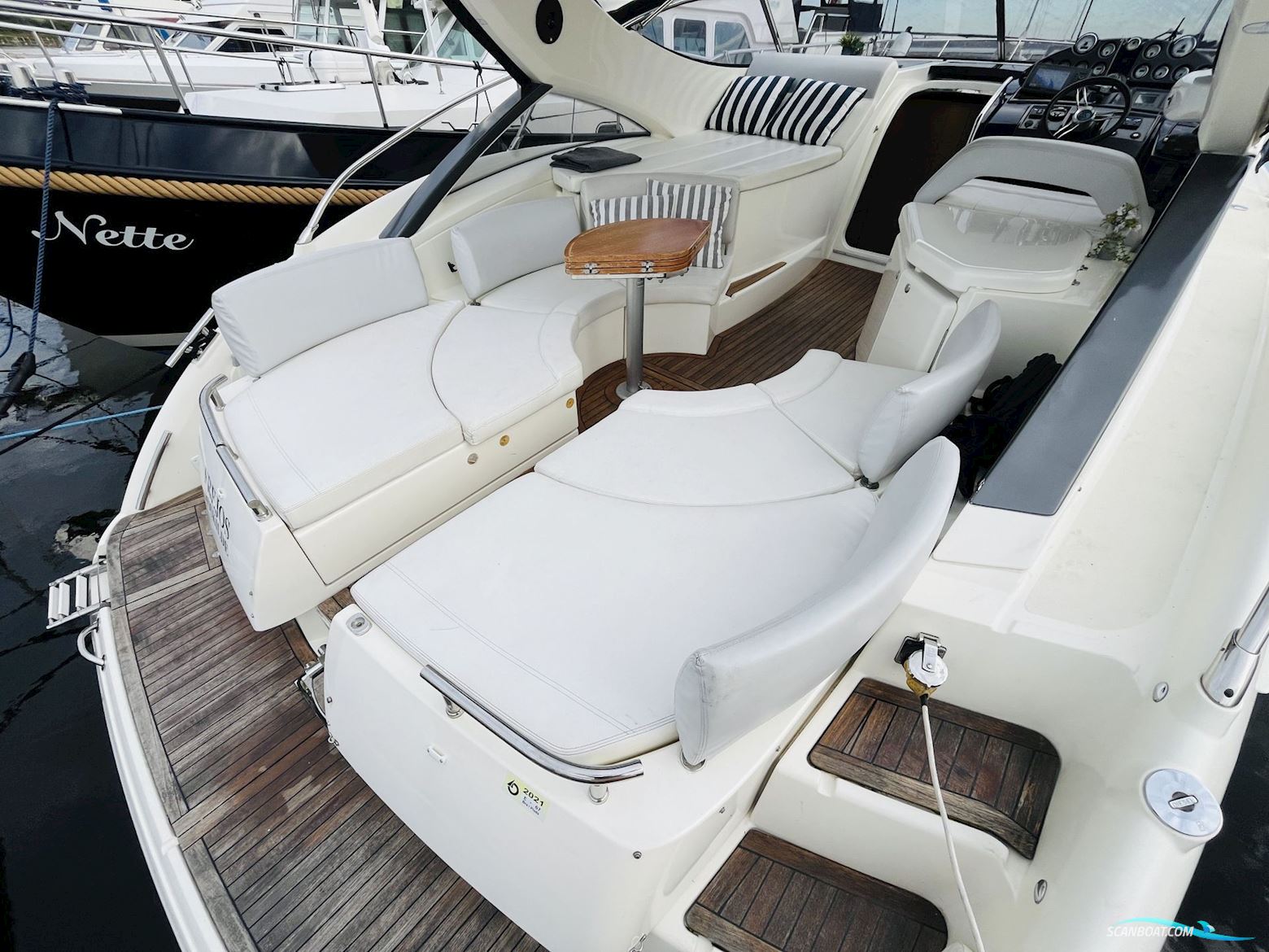 Azimut Atlantis 39