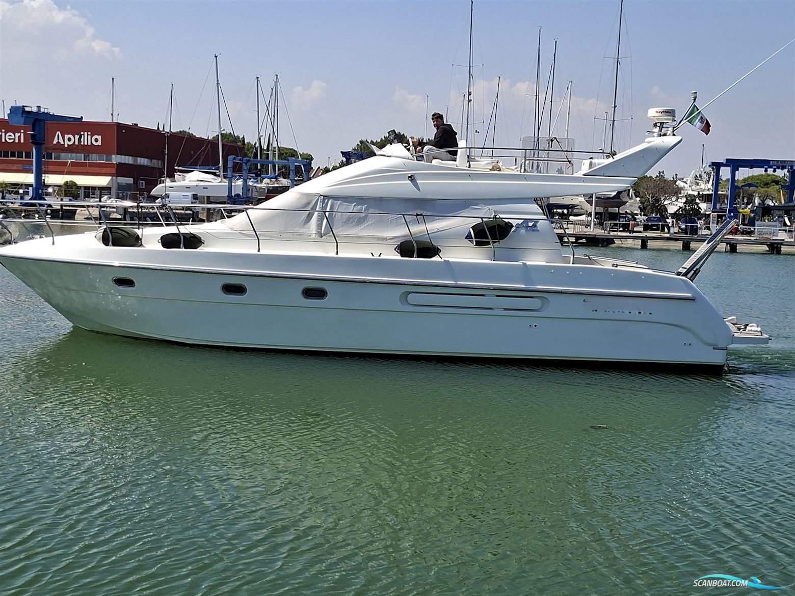 Azimut AZ 40 Fly Motorbåd 1996, med Caterpillar 3116 -350 Dita motor, Italien