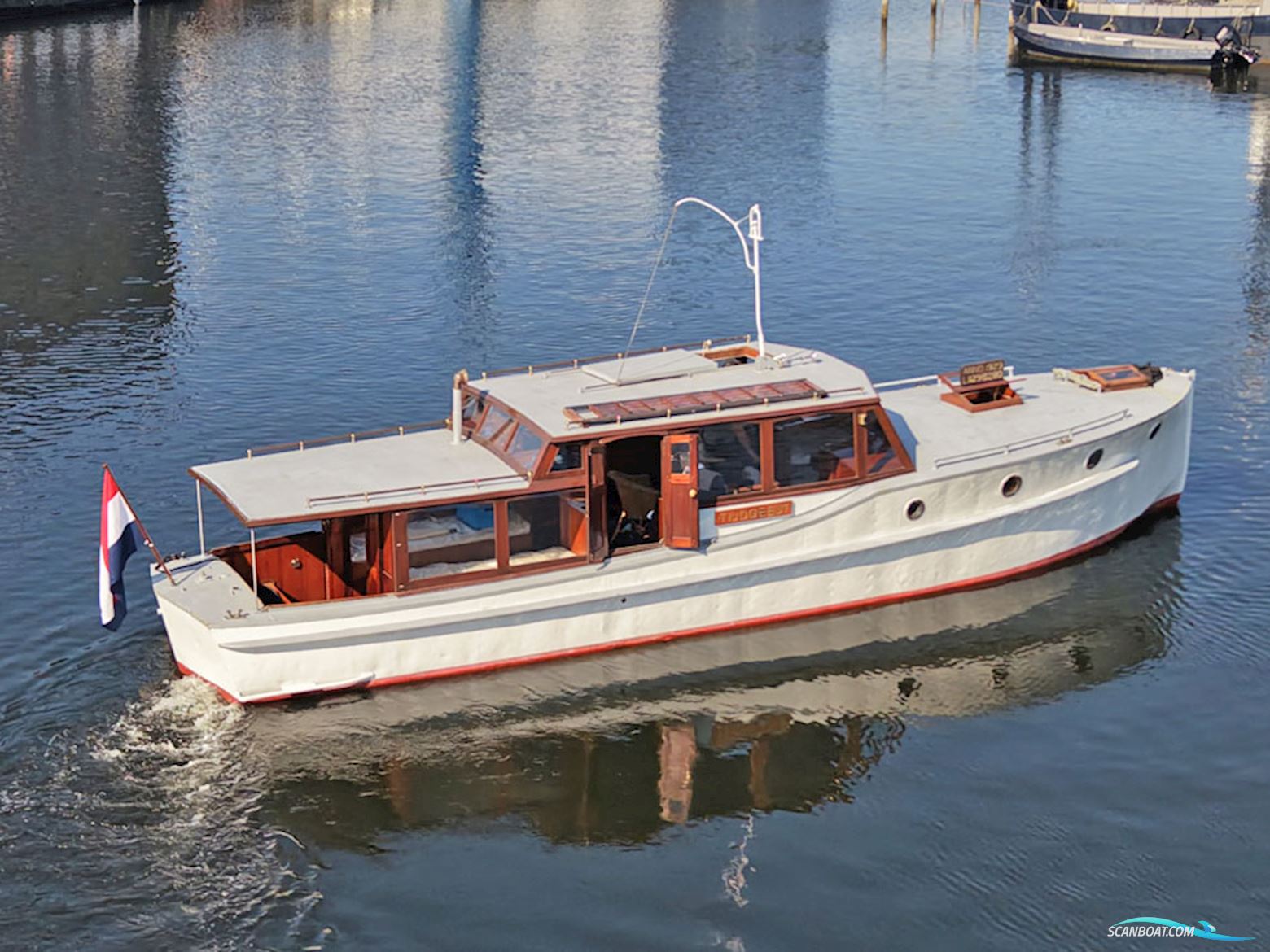 Bakdeksalonkruiser 11.20