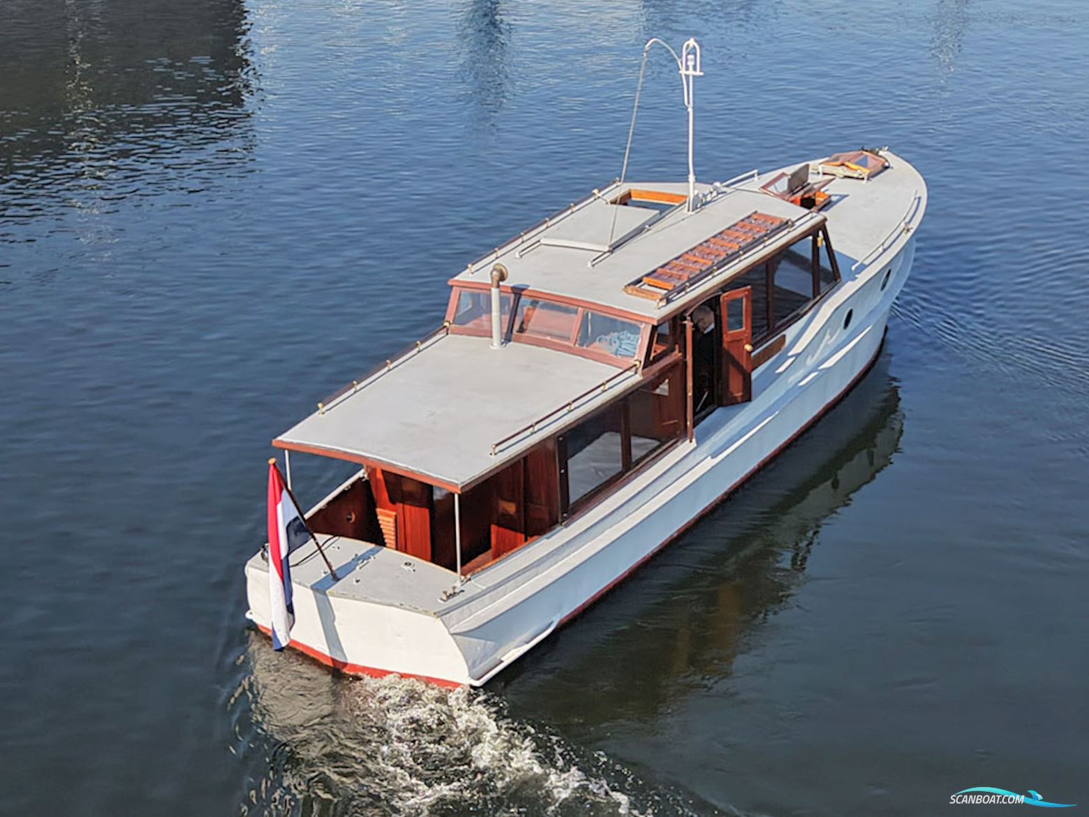 Bakdeksalonkruiser 11.20