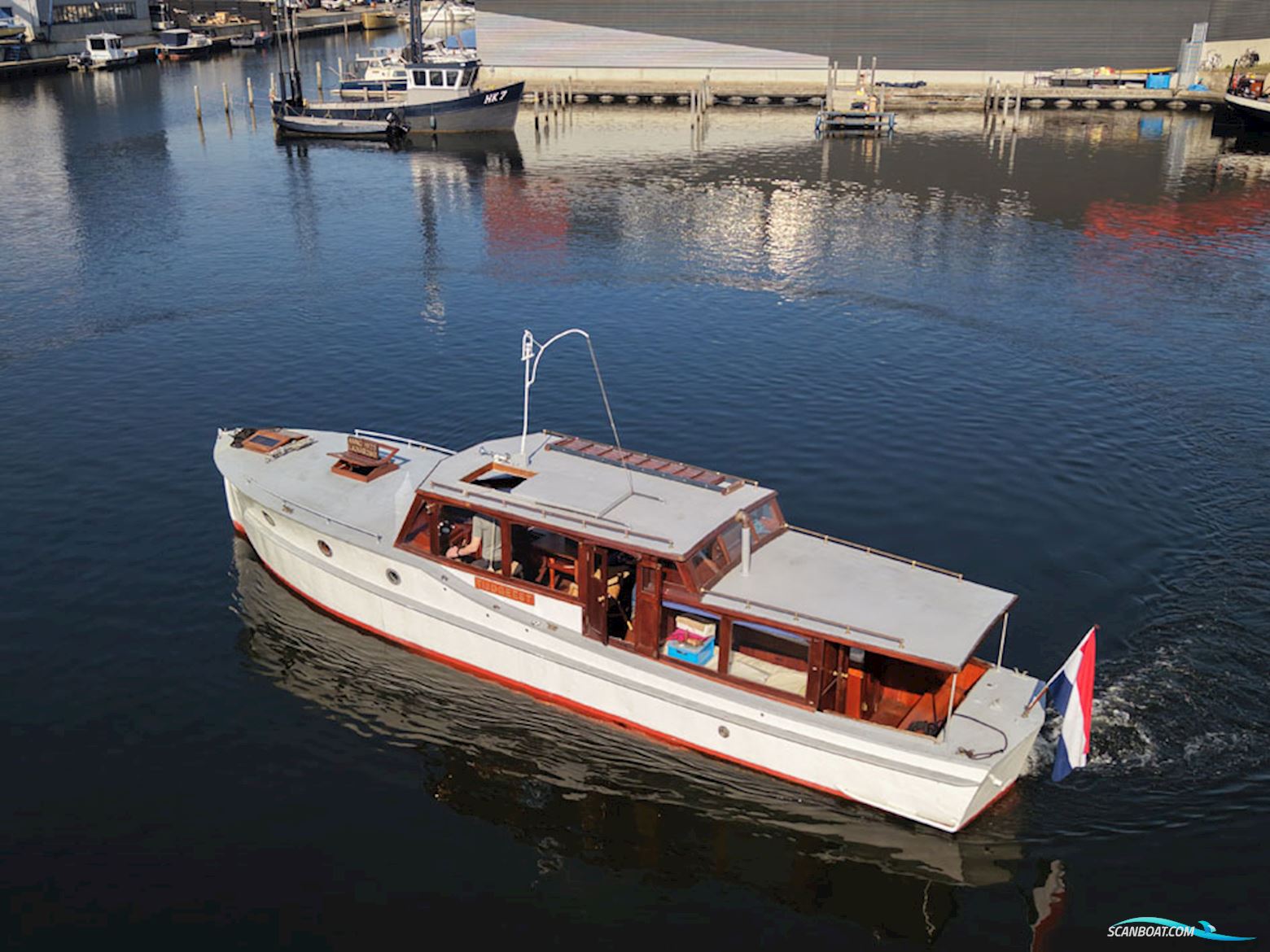 Bakdeksalonkruiser 11.20