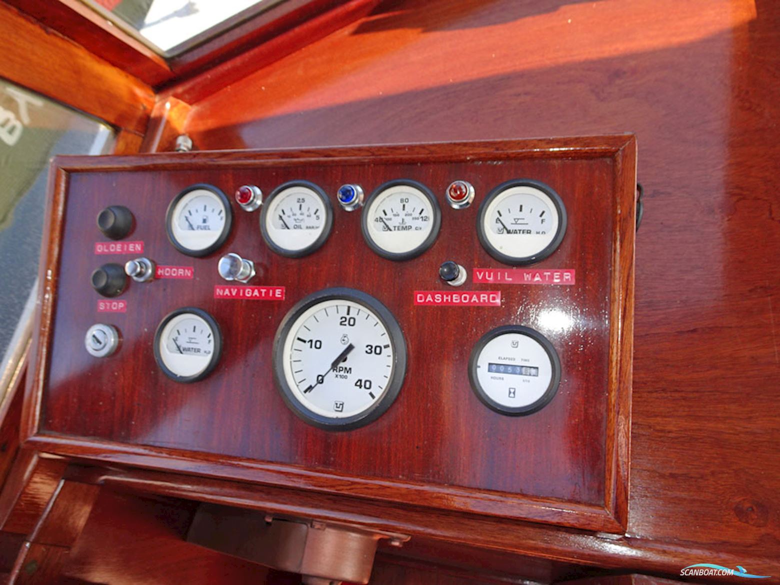 Bakdeksalonkruiser 11.20