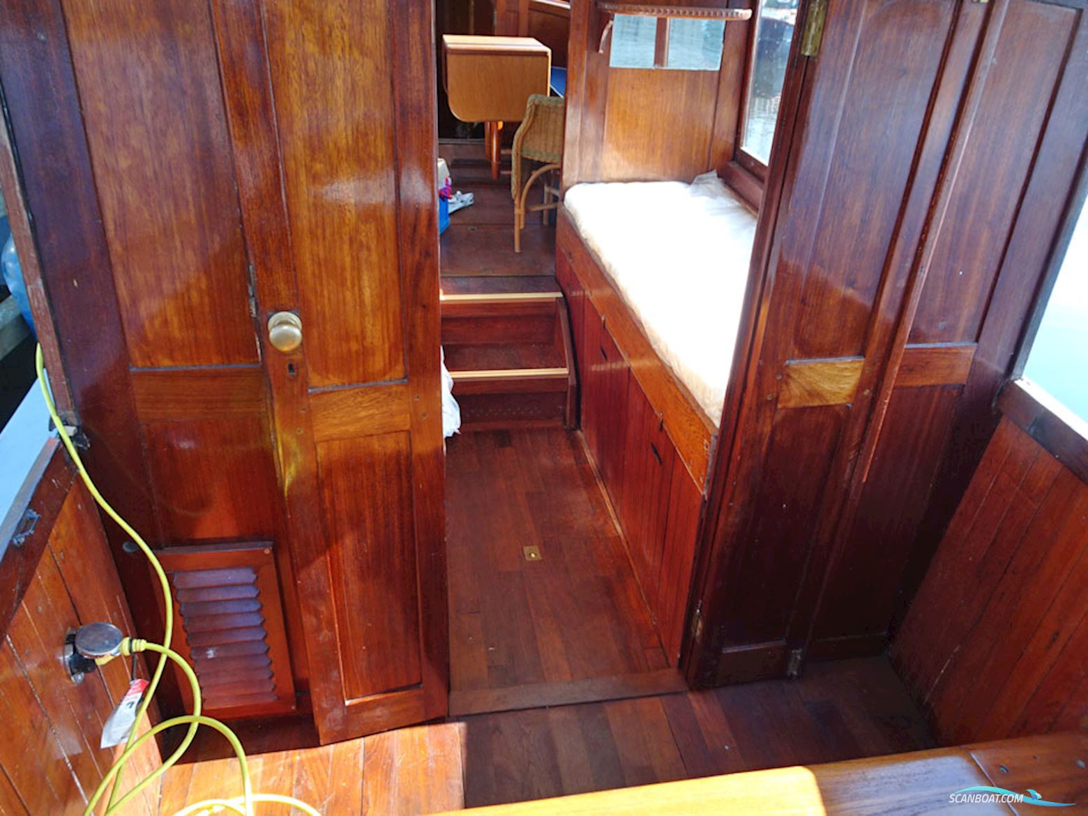 Bakdeksalonkruiser 11.20