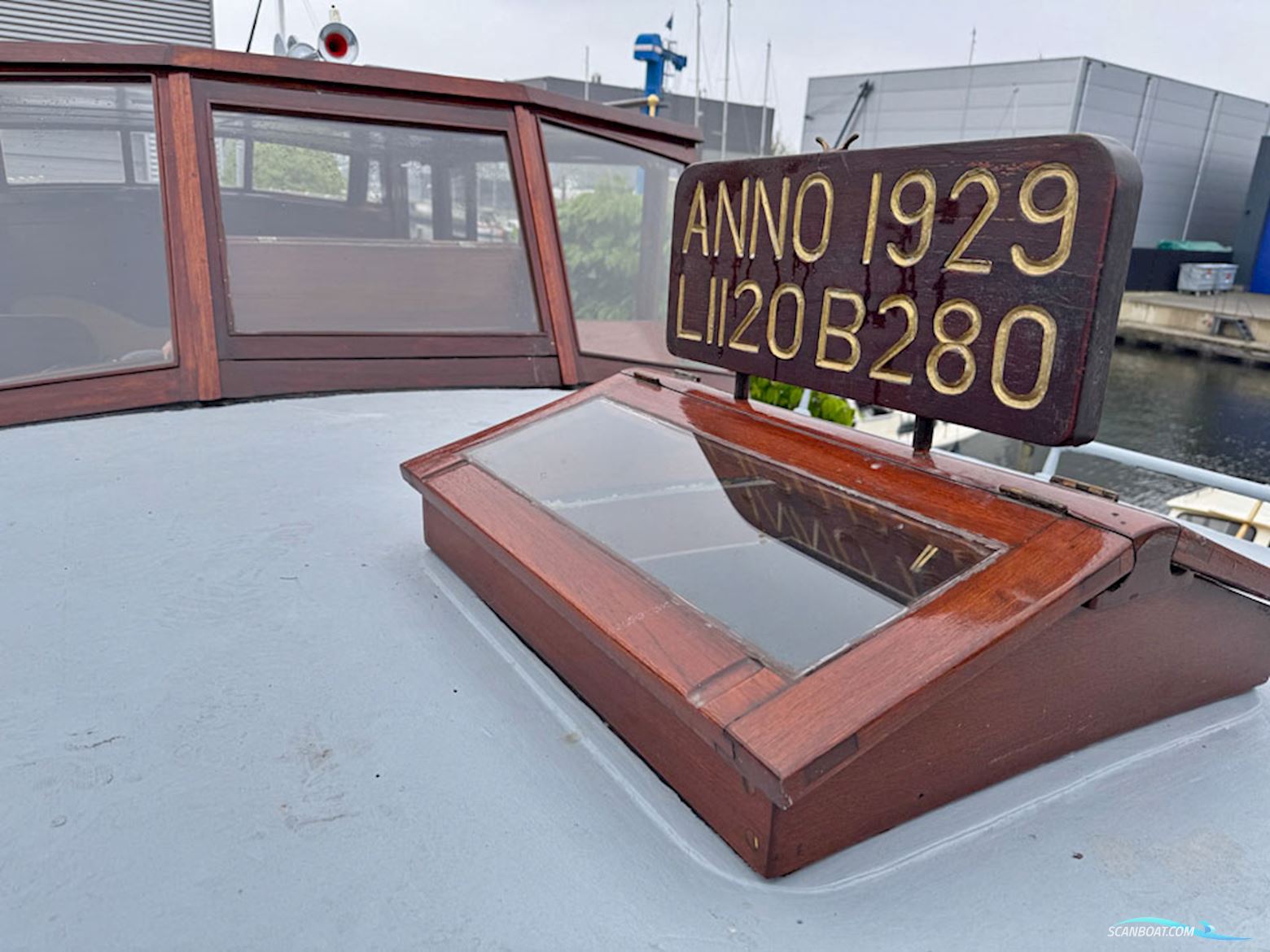 Bakdeksalonkruiser 11.20