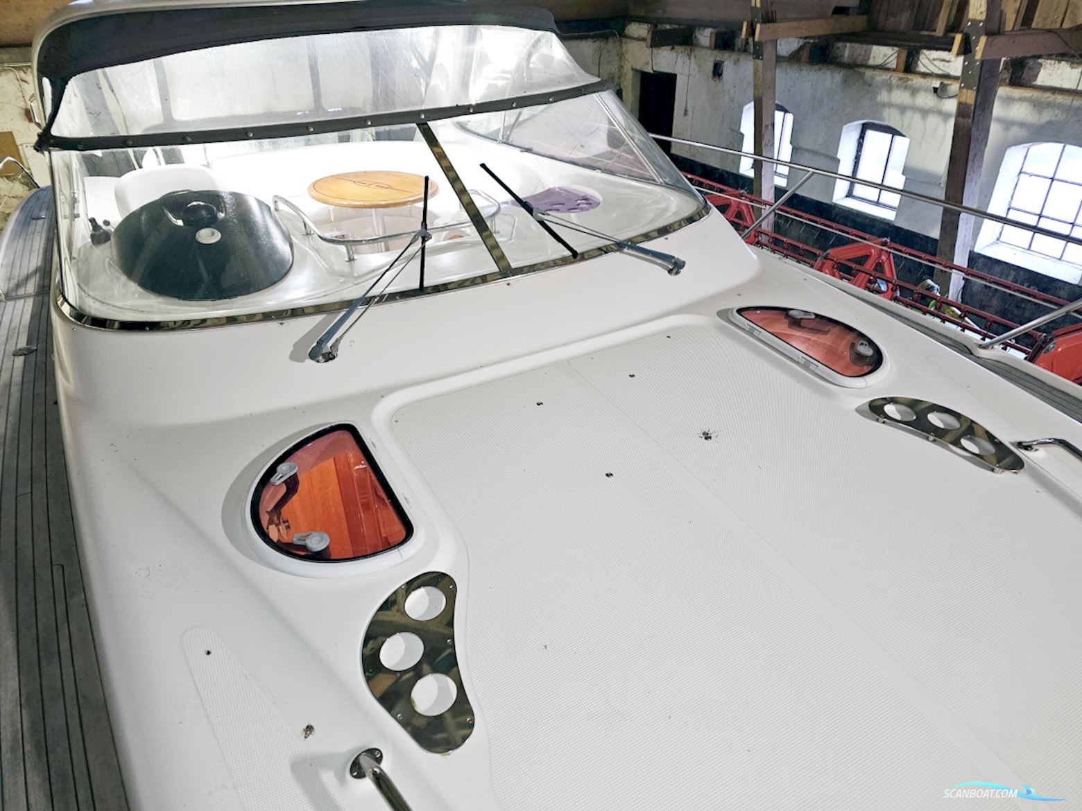 Bavaria 38 Sport Volvo Penta IPS-400 Joystick control