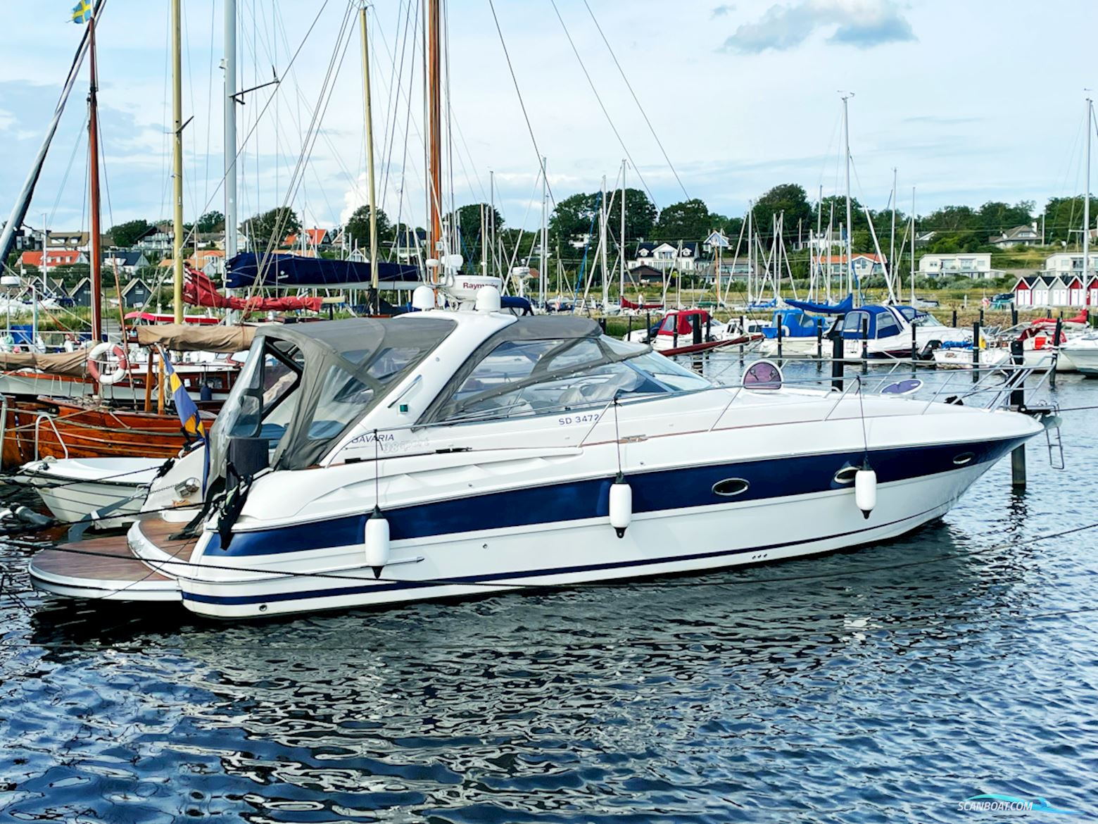Bavaria 38 Sport Volvo Penta IPS-400 Joystick control Motorbåd 2006, med Volvo Penta IPS-400 motor, Sverige