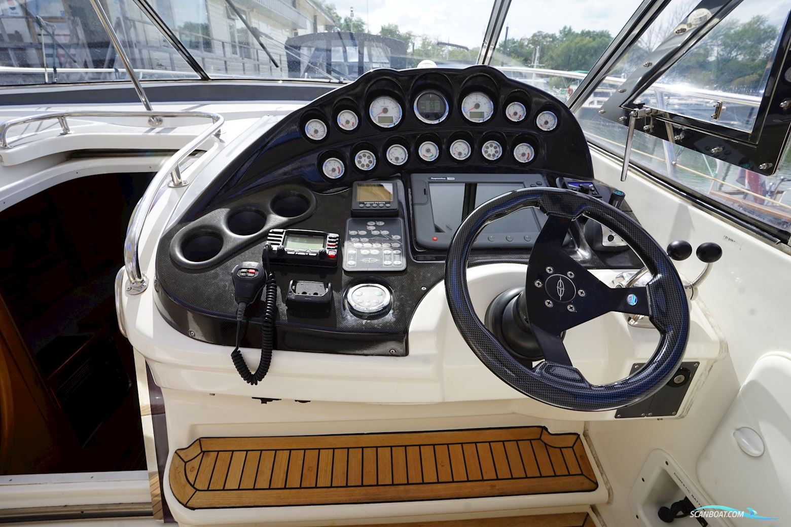 Bavaria 42 HT Sport Ips-500 - Hydraulic Platform