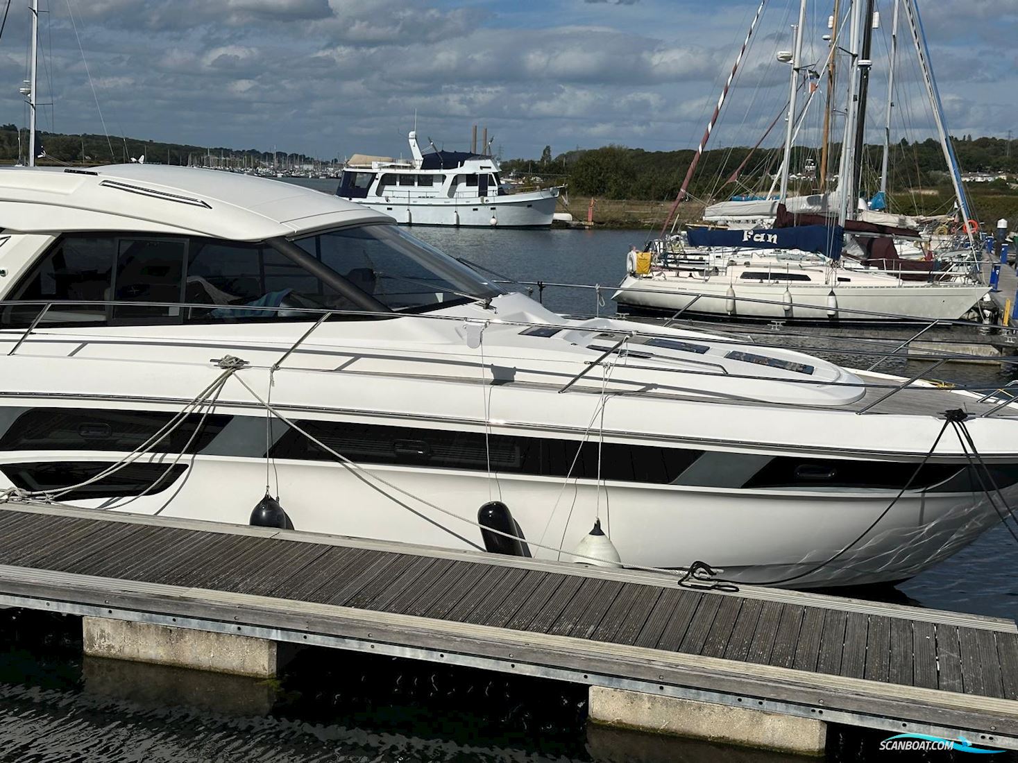 Bavaria 450 Motorbåd 2016, England