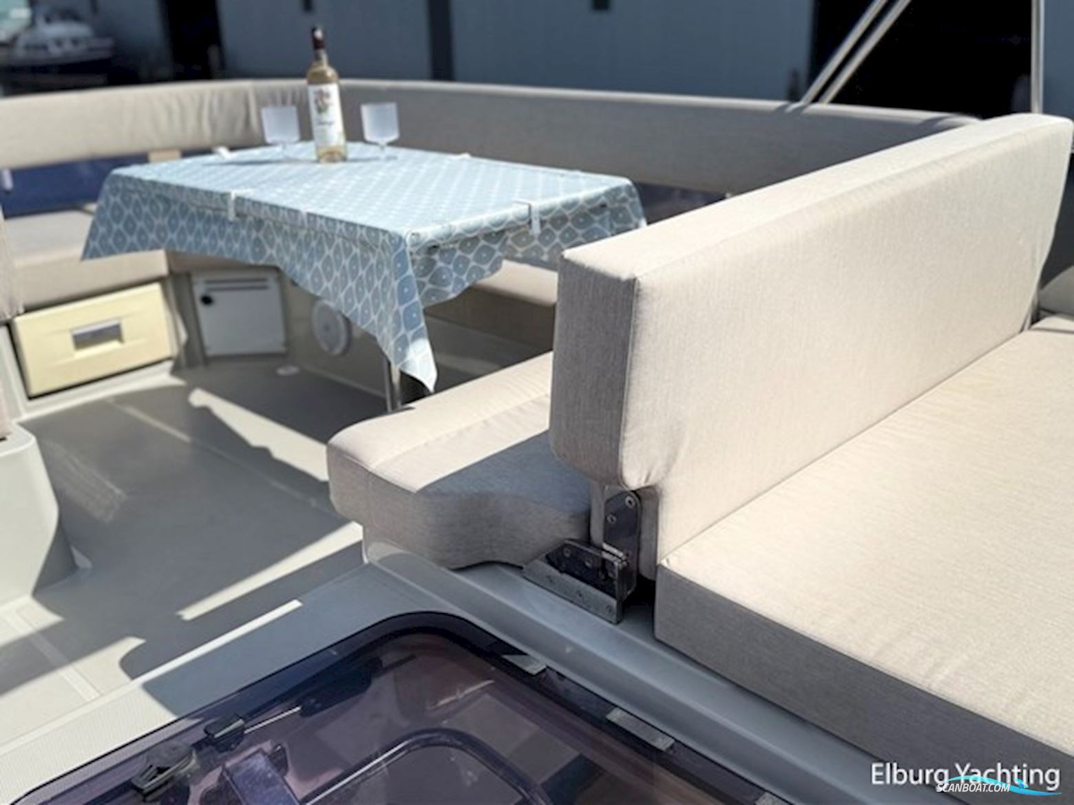 Bavaria E40 Flybridge