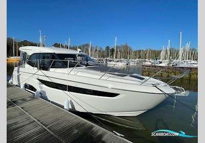 Bavaria R40 Coupe Motorbåd 2025, med Volvo Penta motor, England