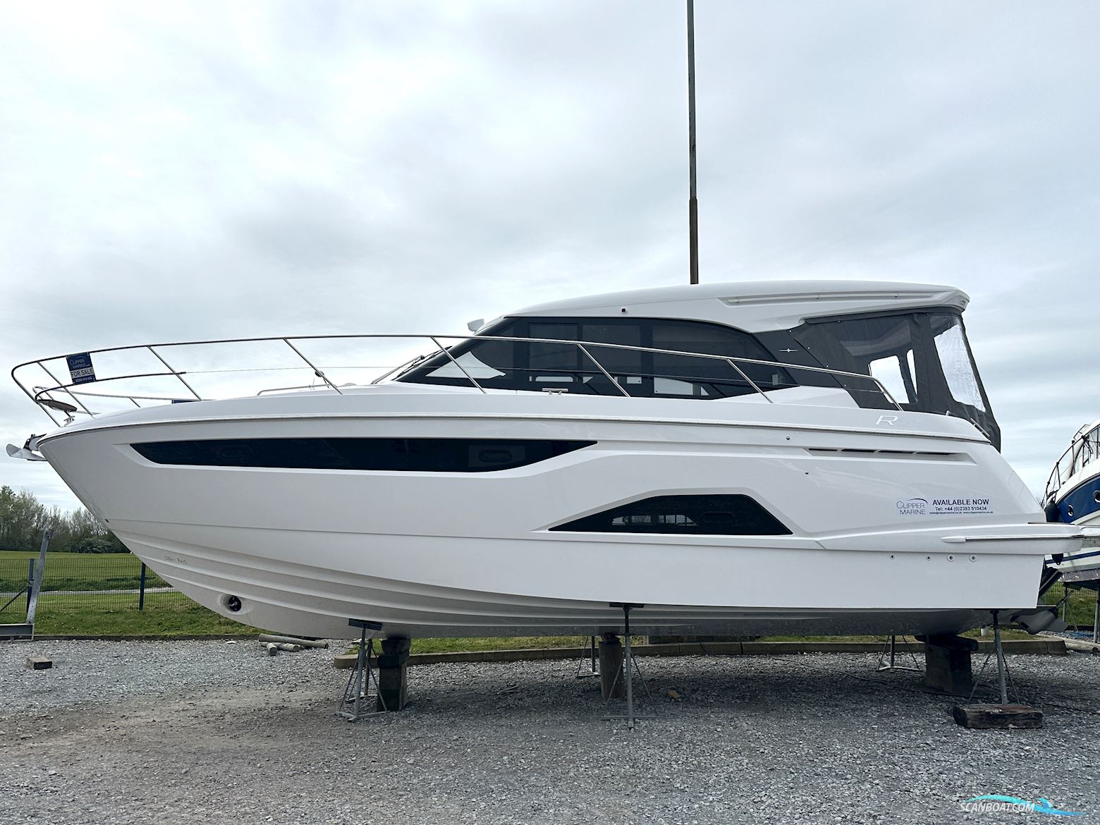 Bavaria R40 Coupe Motorbåd 2026, med Volvo Penta motor, England