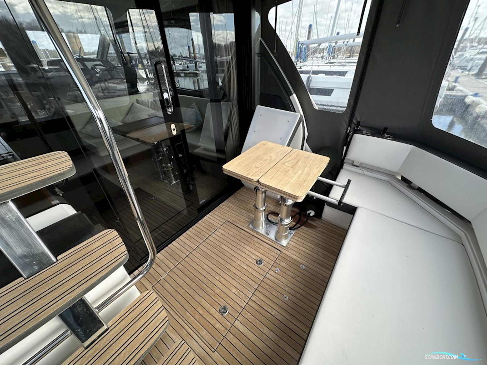 Bavaria R40 Fly