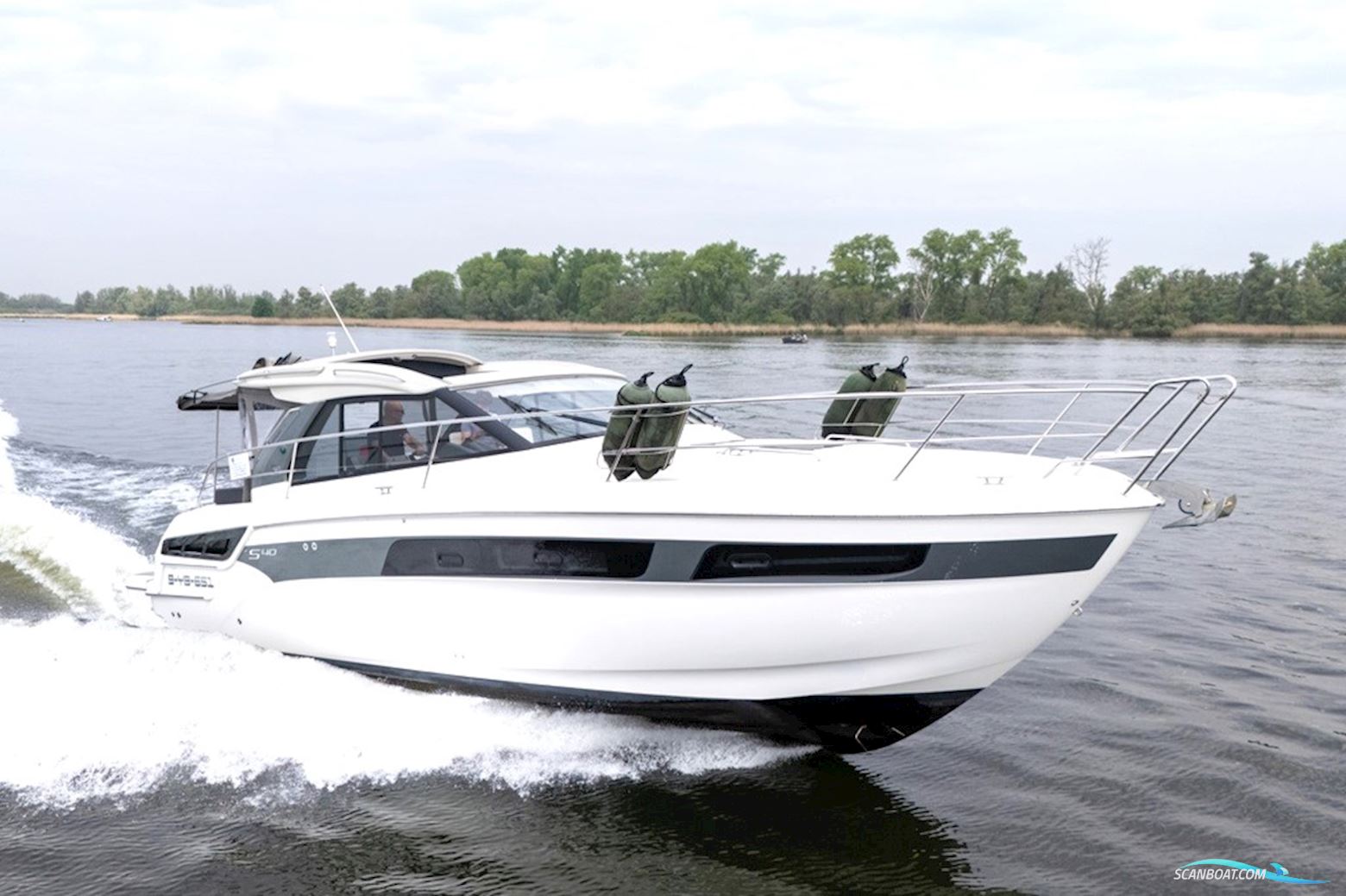 Bavaria S 40 HT Motorbåd 2019, med 2 motor, Holland