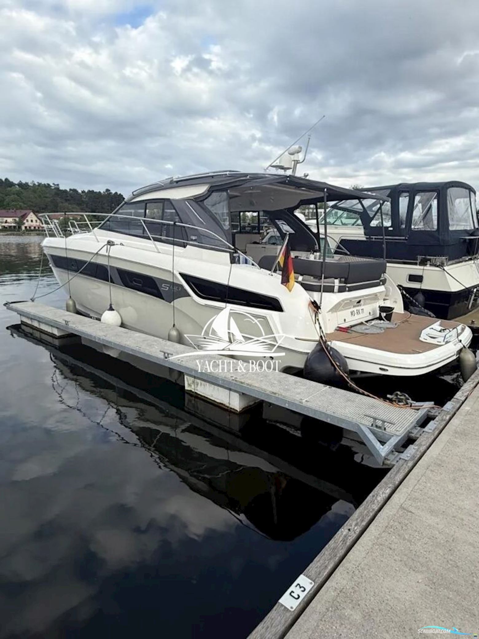 Bavaria S 40 HT Motorbåd 2017, med Mercury Marine motor, Tyskland
