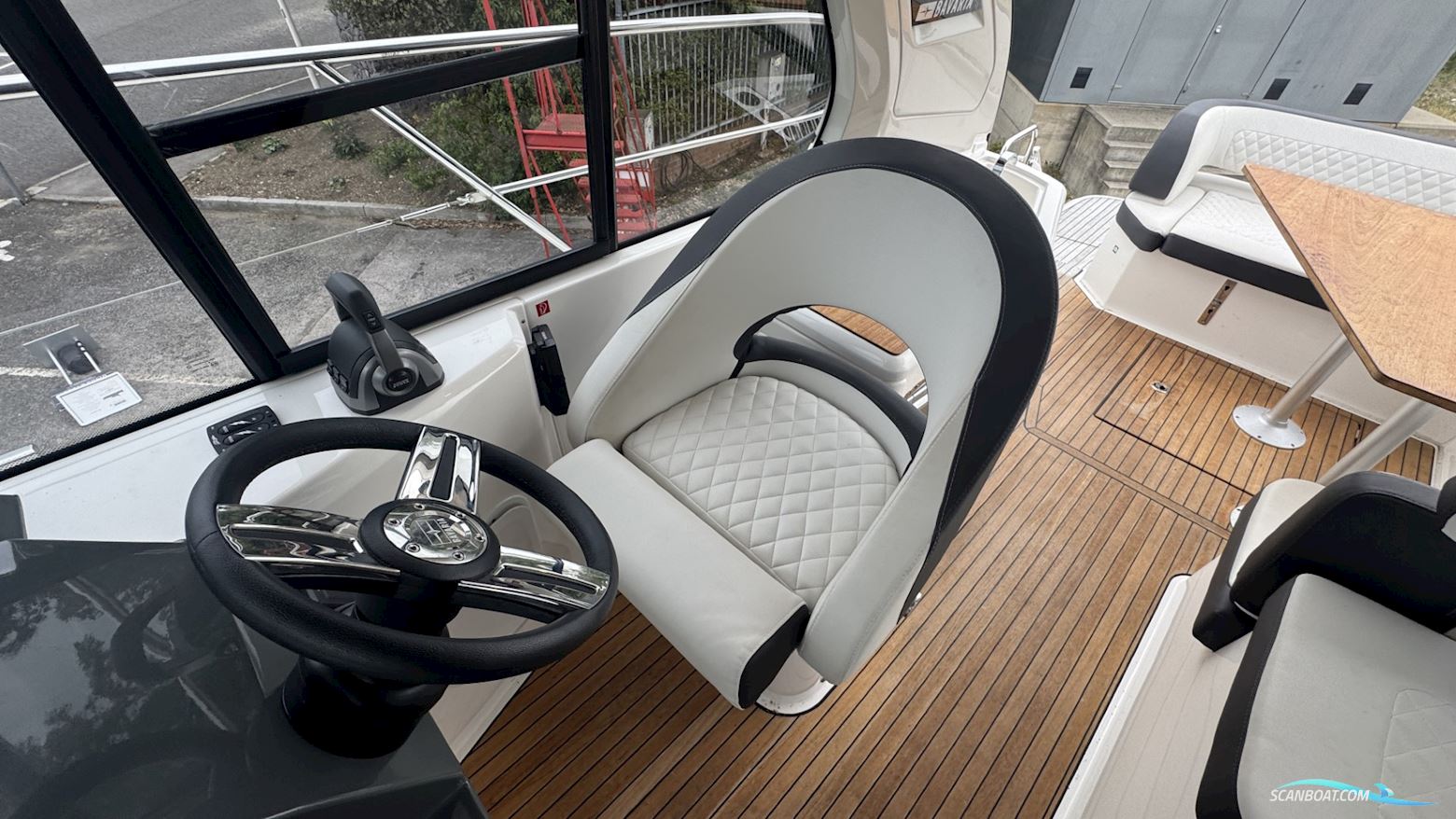 Bavaria S33HT