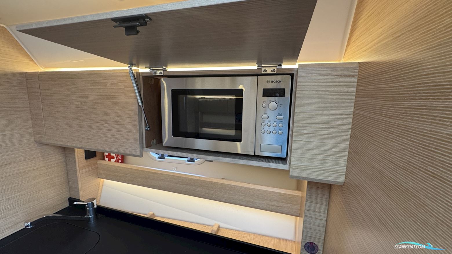 Bavaria S33HT