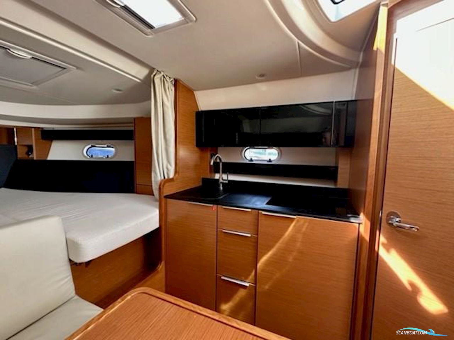 Bavaria Sport 330