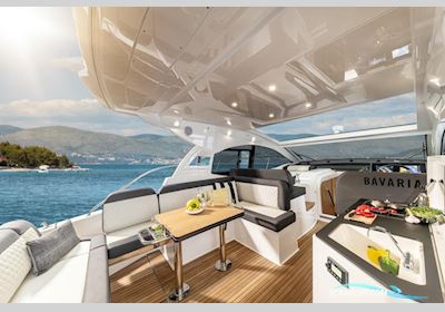 Bavaria SR41HT Motorbåd 2022, med Volvo Penta D6 Diesel motor, Holland