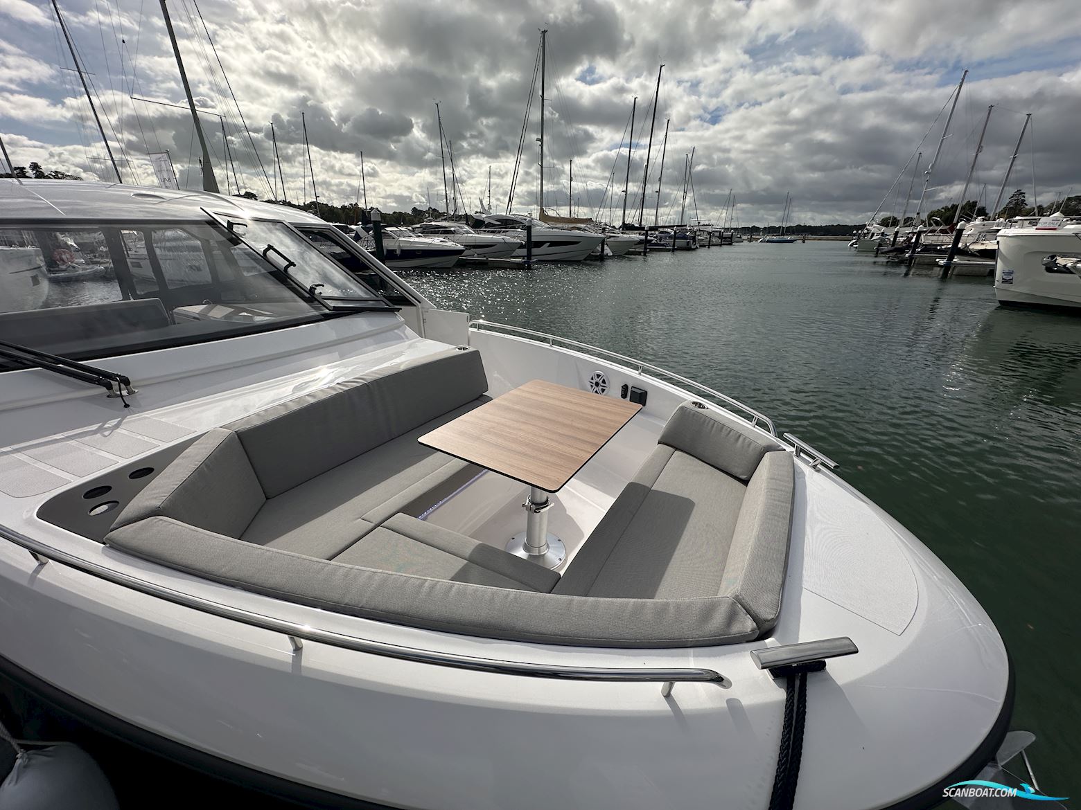 Bavaria Vida 33 Hard Top - Palma Boat Show Discount