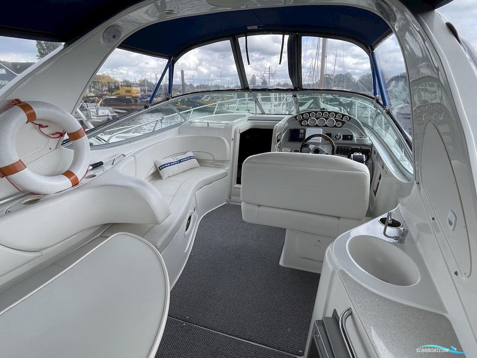 Bayliner  335 Cruiser