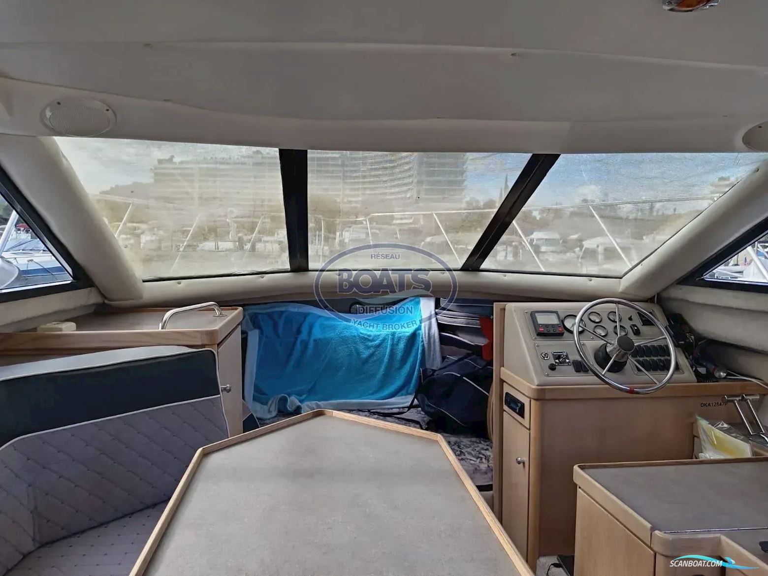 Bayliner  FLY cierra 2858