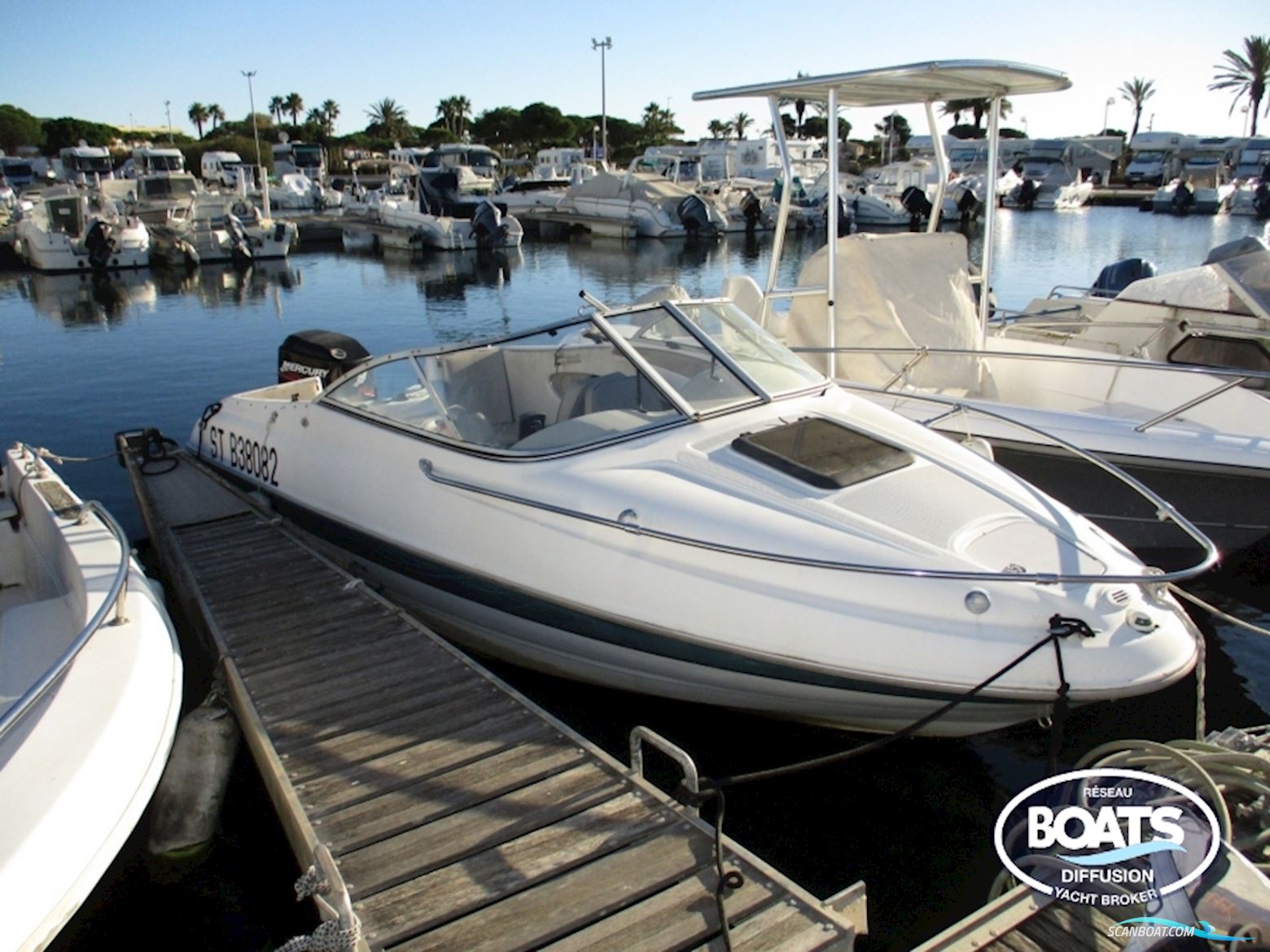 Bayliner 1802 Capri Cuddy Motorbåd 2000, med Mercury motor, Frankrig