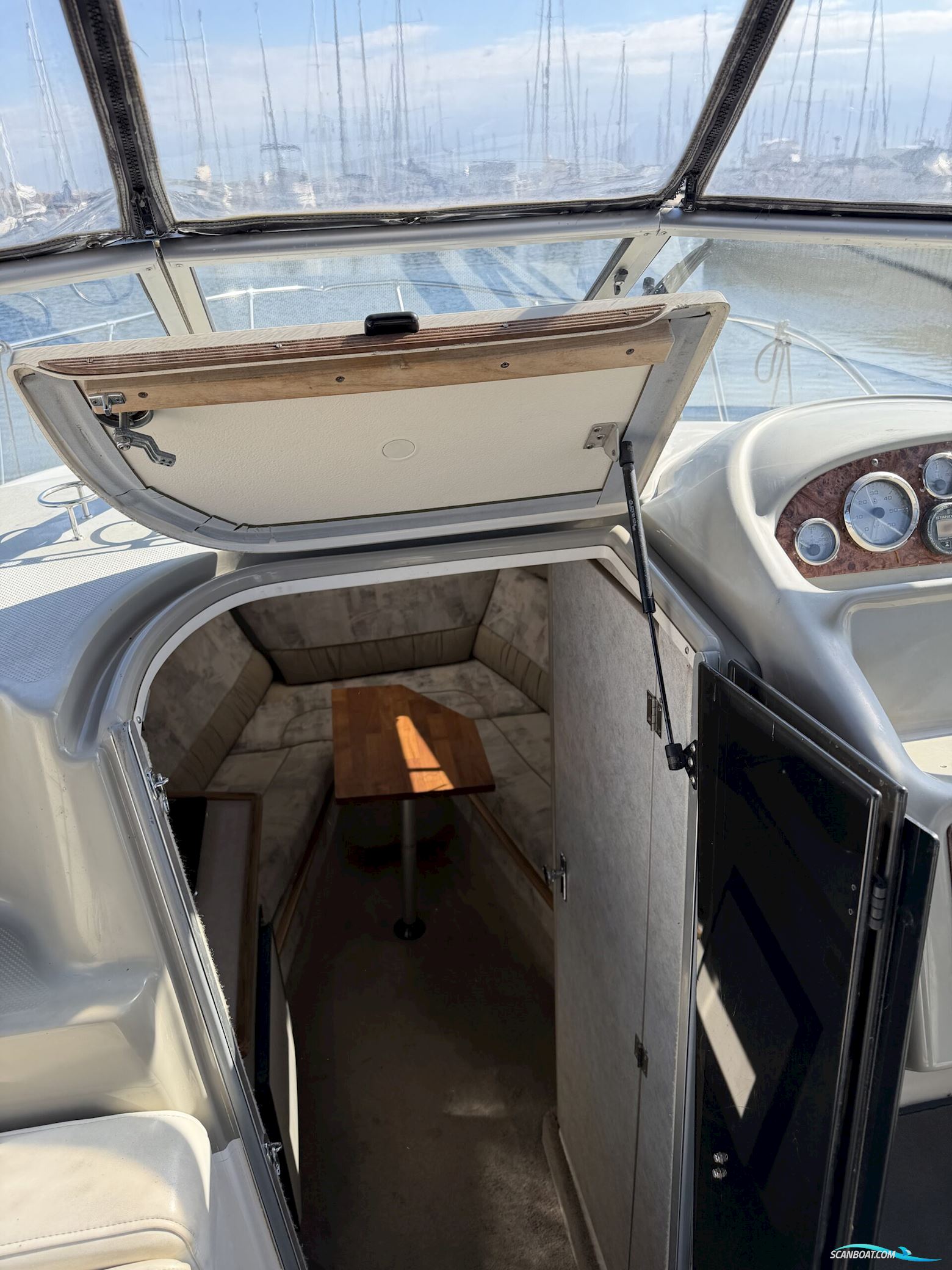 Bayliner 2355 Ciera med ferskvandskølet motor