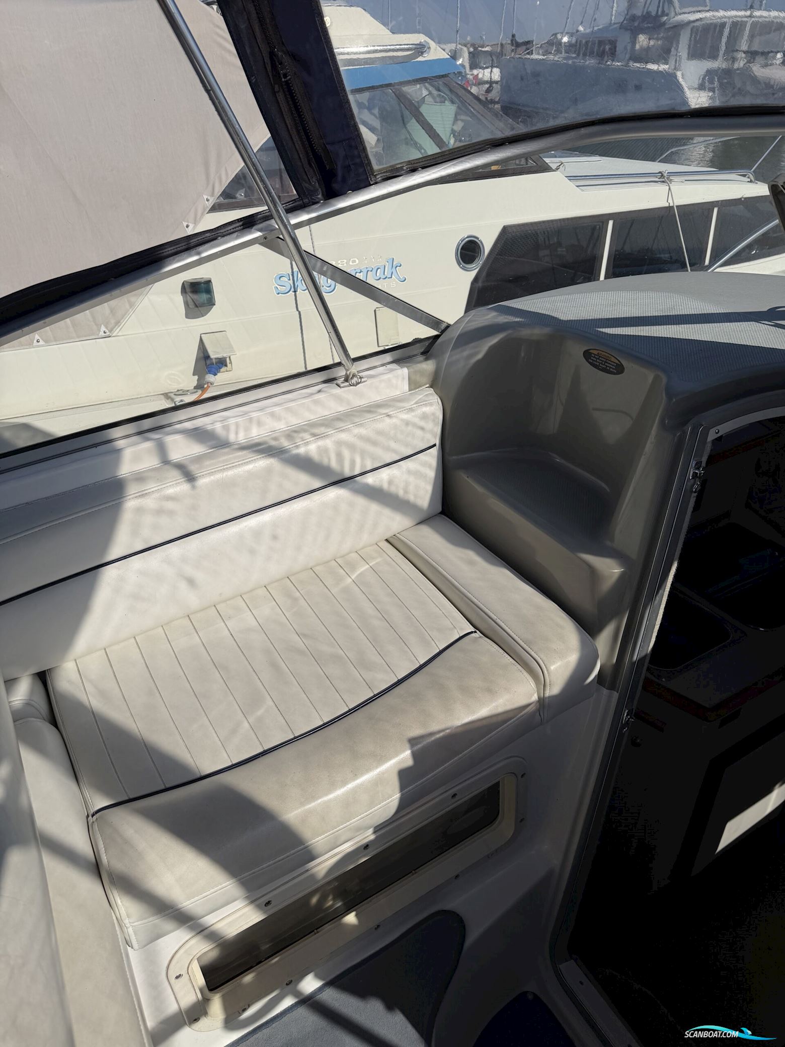 Bayliner 2355 Ciera med ferskvandskølet motor