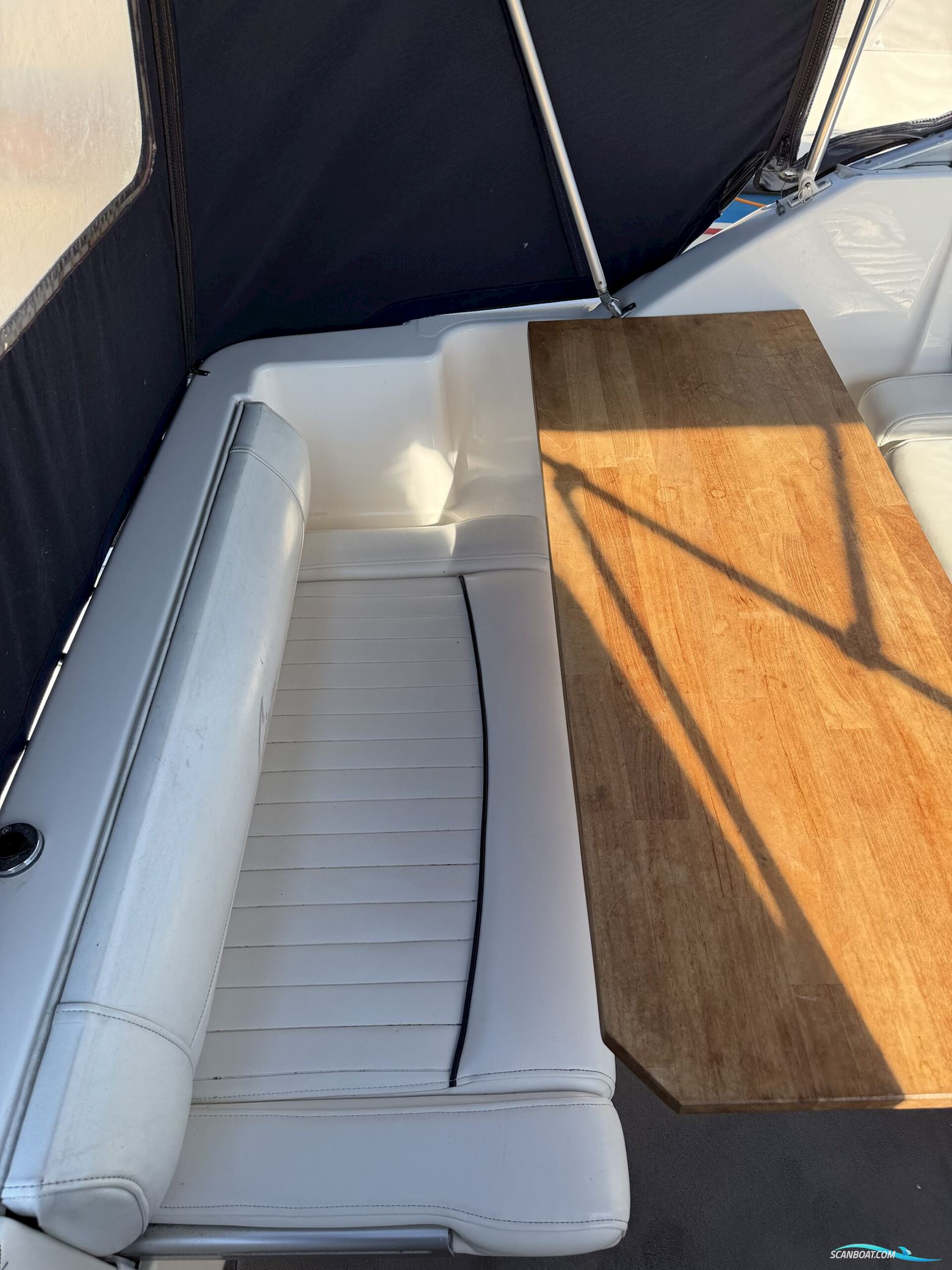 Bayliner 2355 Ciera med ferskvandskølet motor