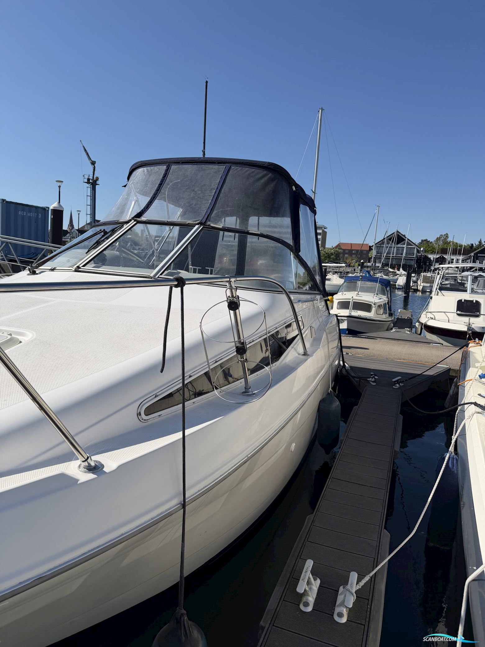 Bayliner 2355 Ciera med ferskvandskølet motor