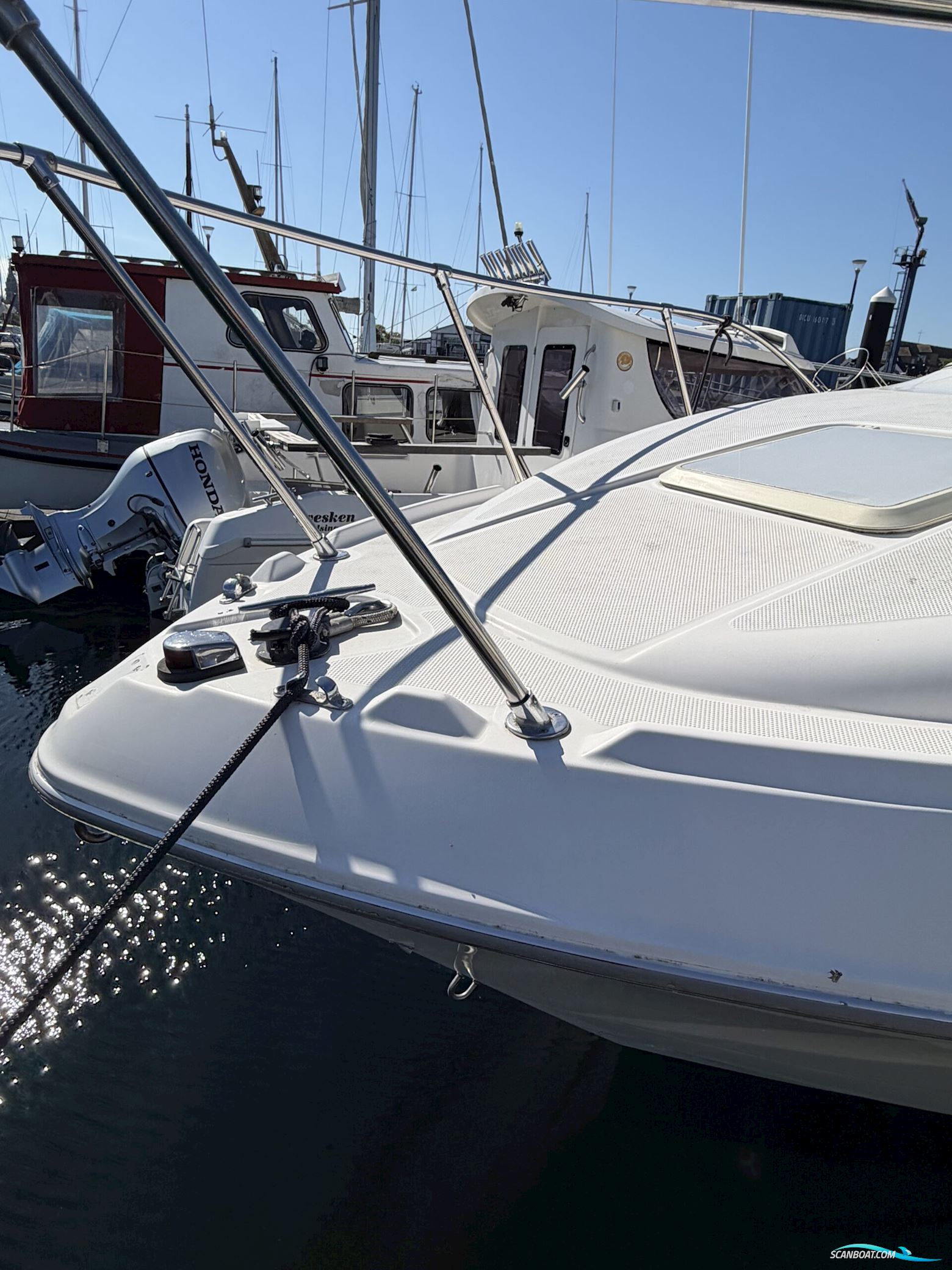 Bayliner 2355 Ciera med ferskvandskølet motor