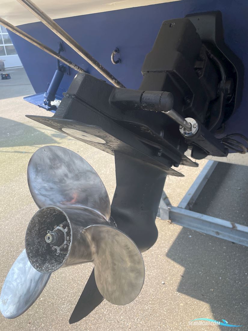 Bayliner 245 Ciera. Projekt båd. 