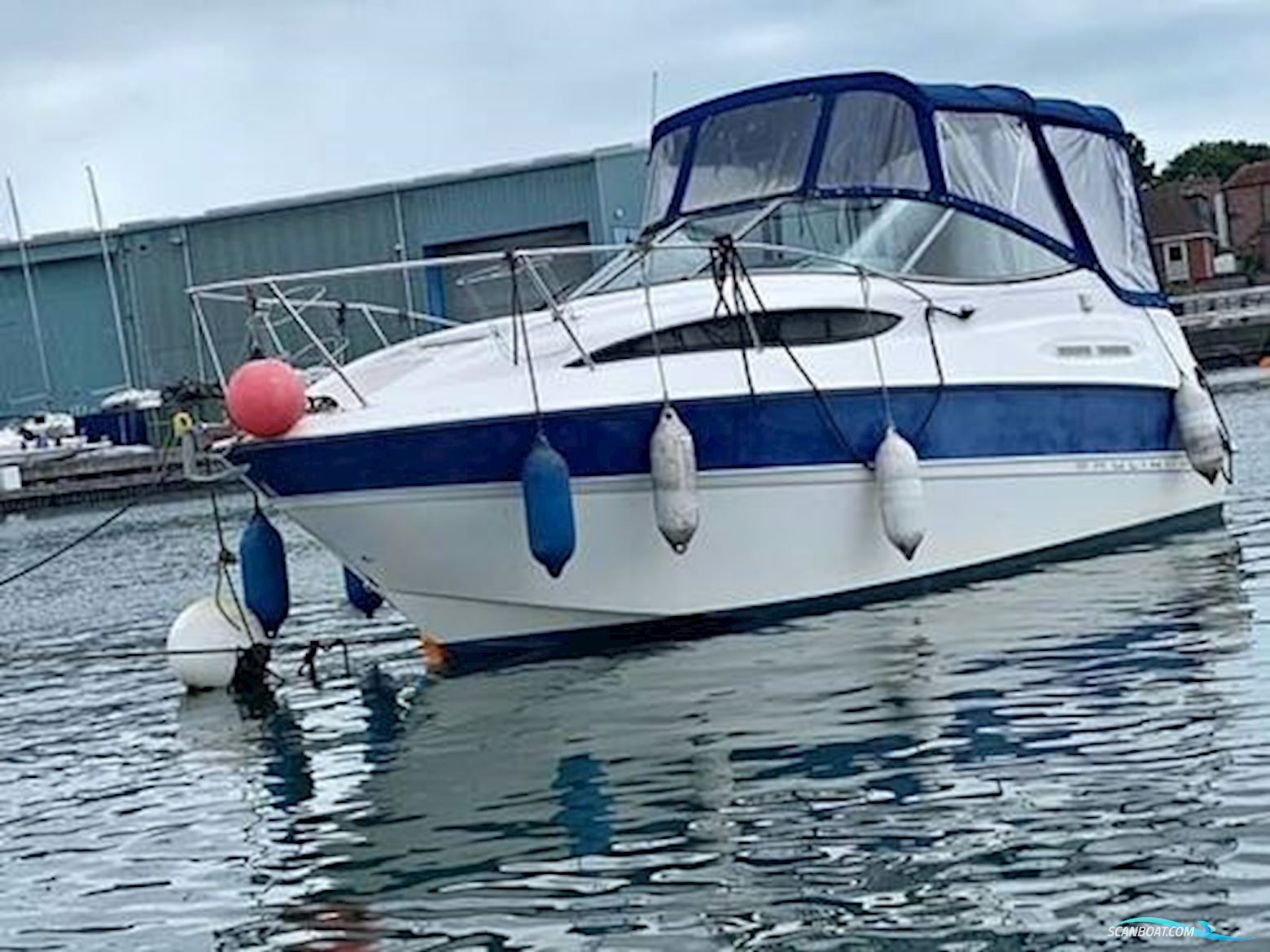 Bayliner 245 Motorbåd 2006, med MerCruiser motor, England