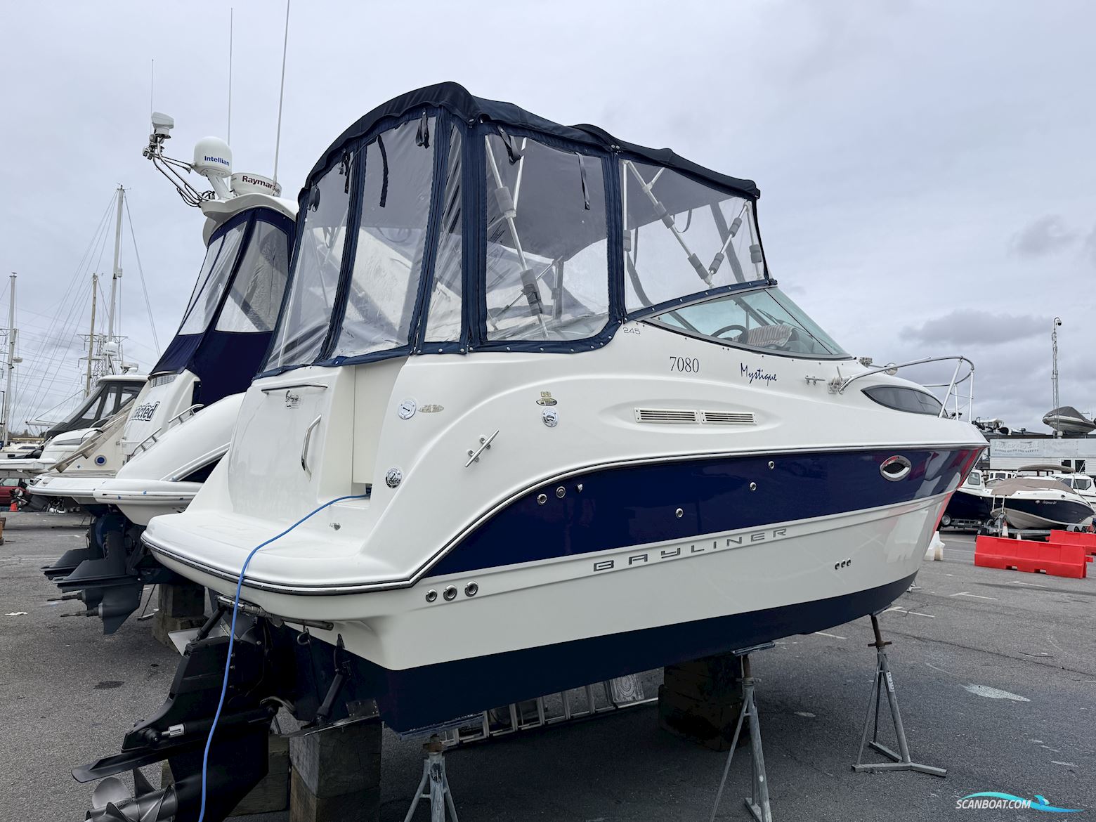 Bayliner 245