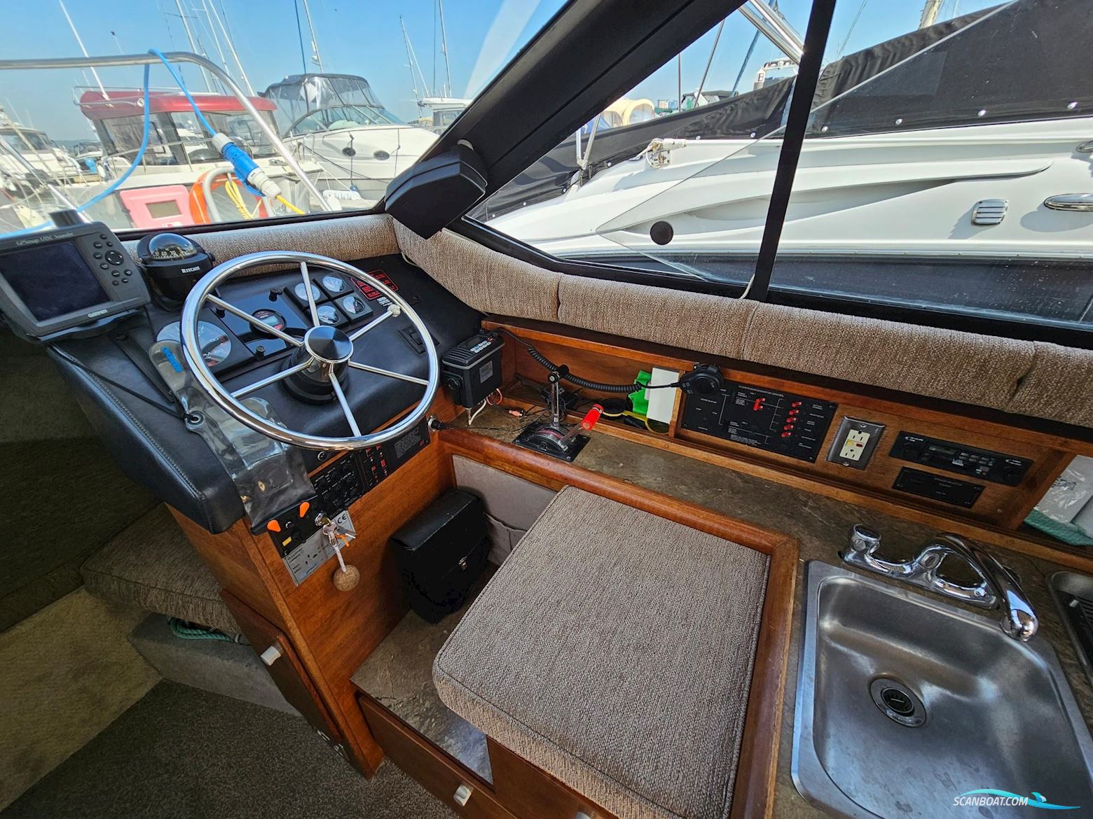 Bayliner 2556 Flybridge