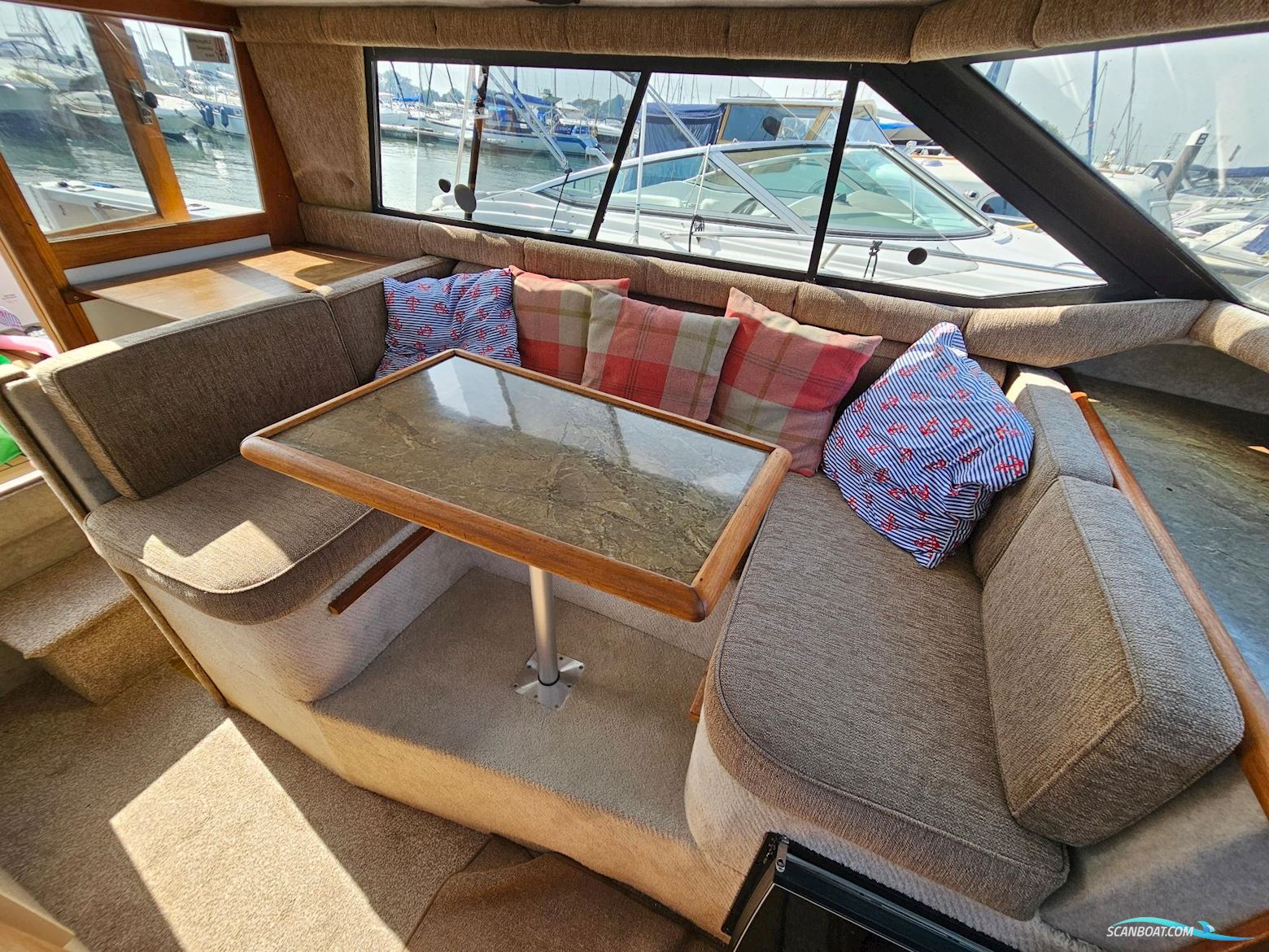 Bayliner 2556 Flybridge