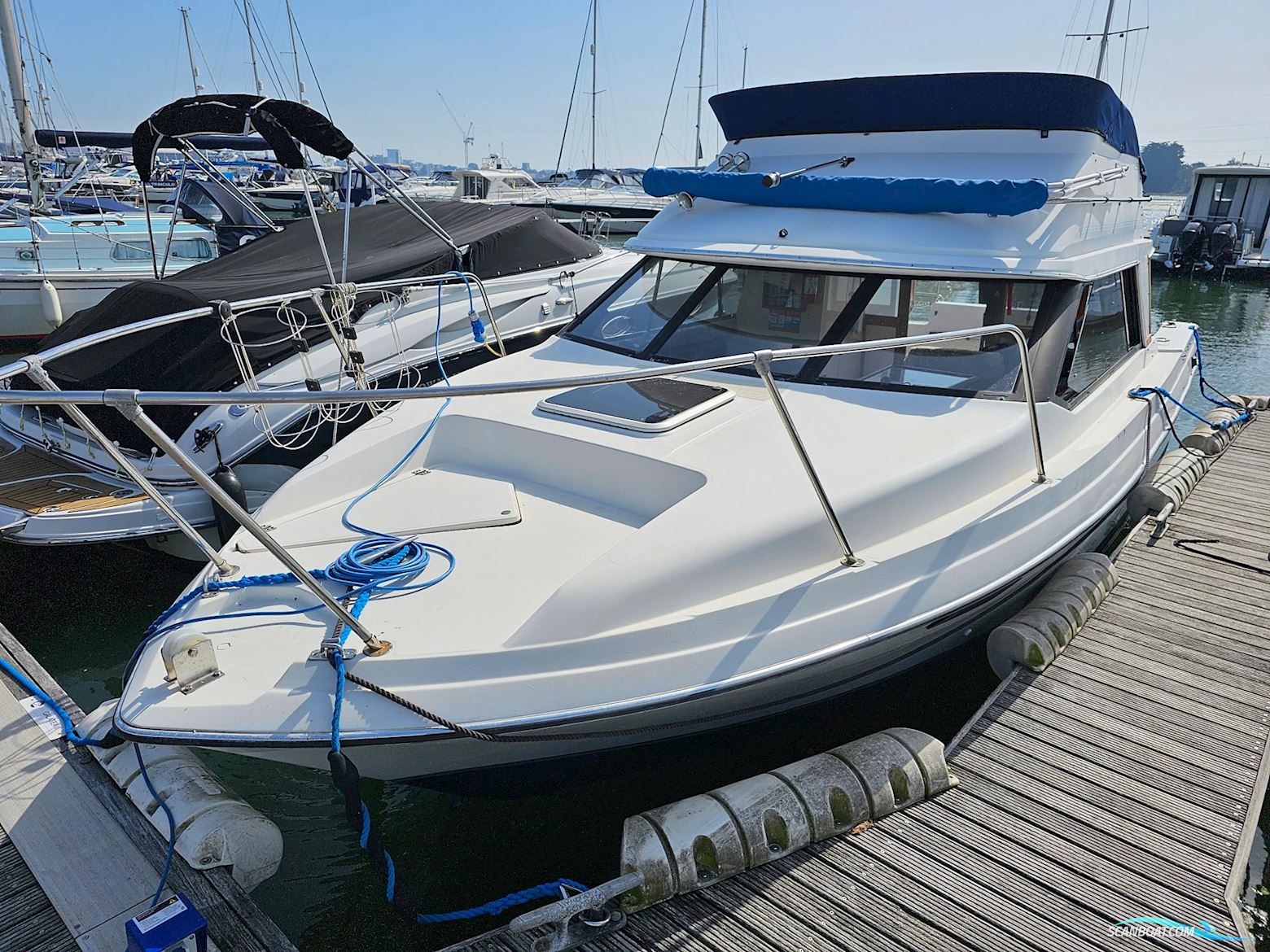 Bayliner 2556 Flybridge