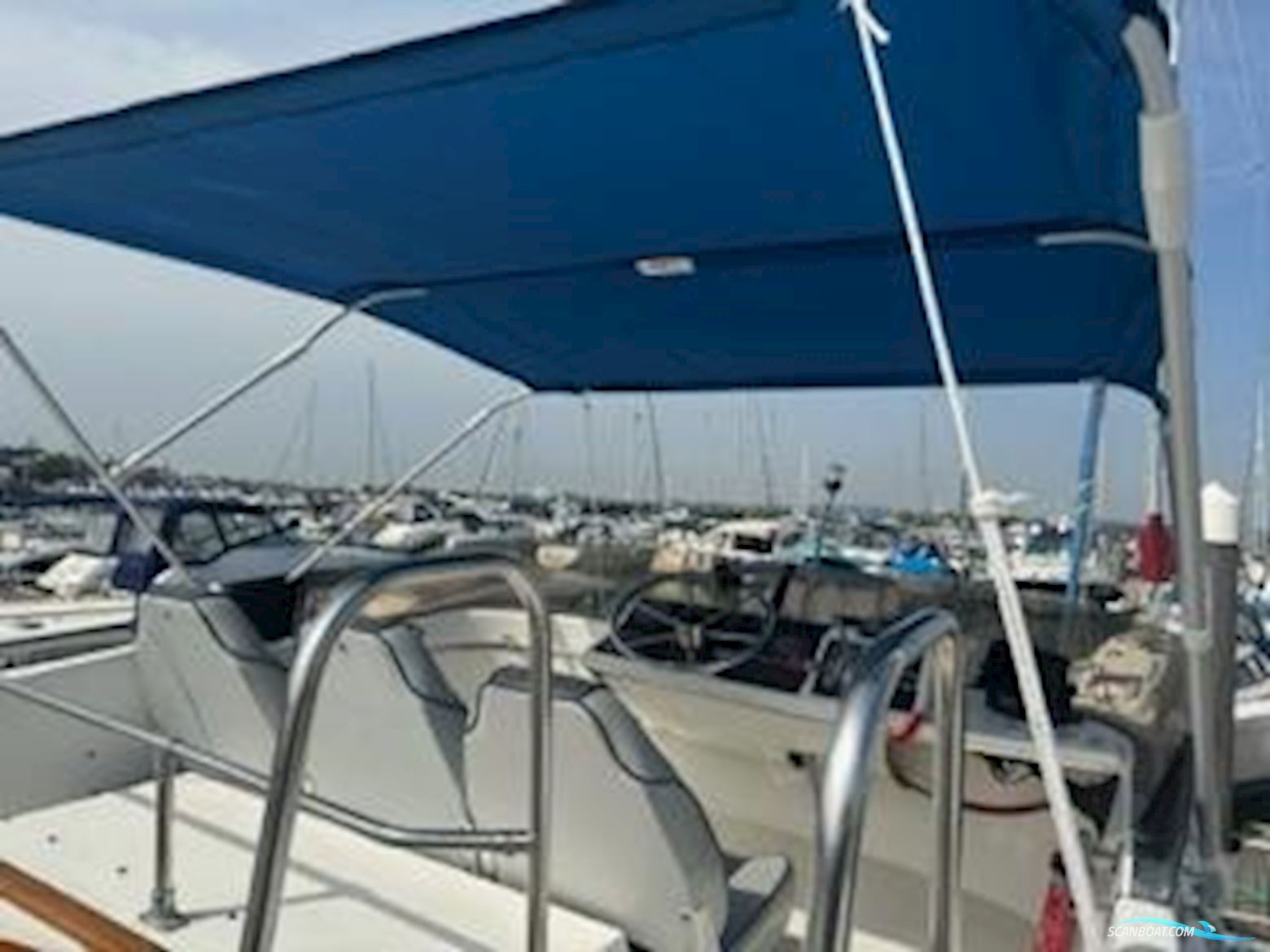 Bayliner 2556 Flybridge