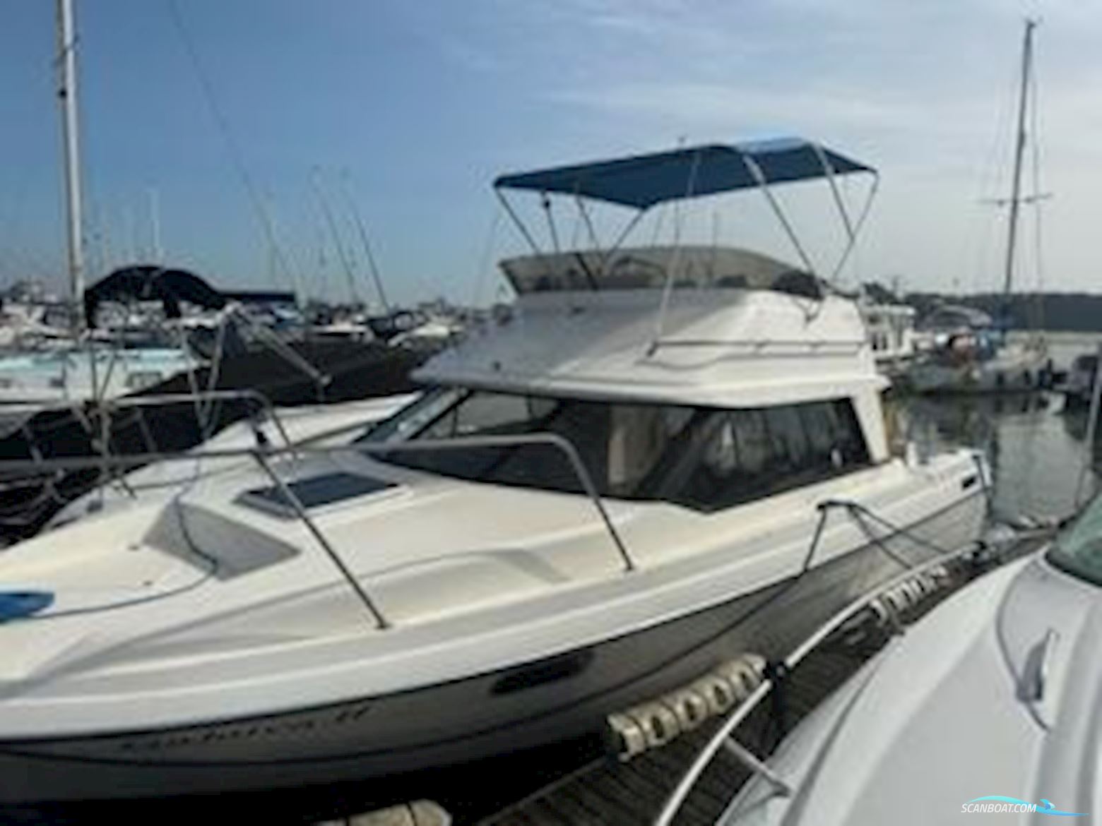 Bayliner 2556 Flybridge