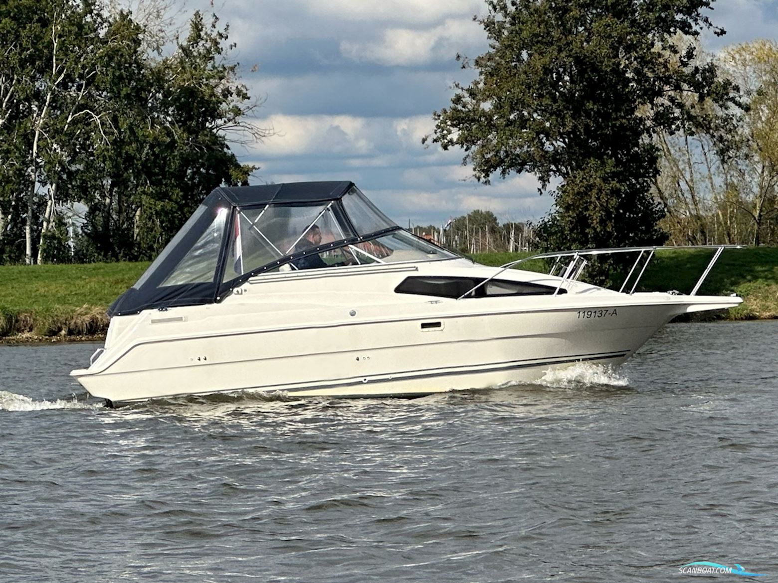 Bayliner 2655 Ciera Motorbåd 1996, Holland