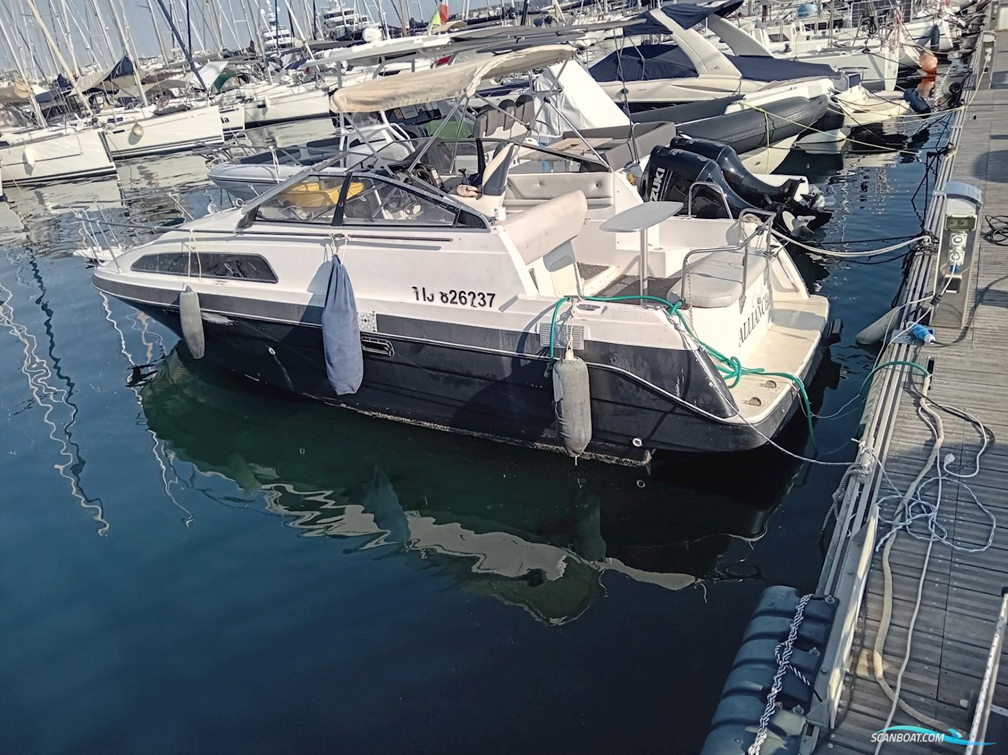 Bayliner 2655 Ciera Sunbridge Motorbåd 1991, med Mercuiser V8 motor, Frankrig