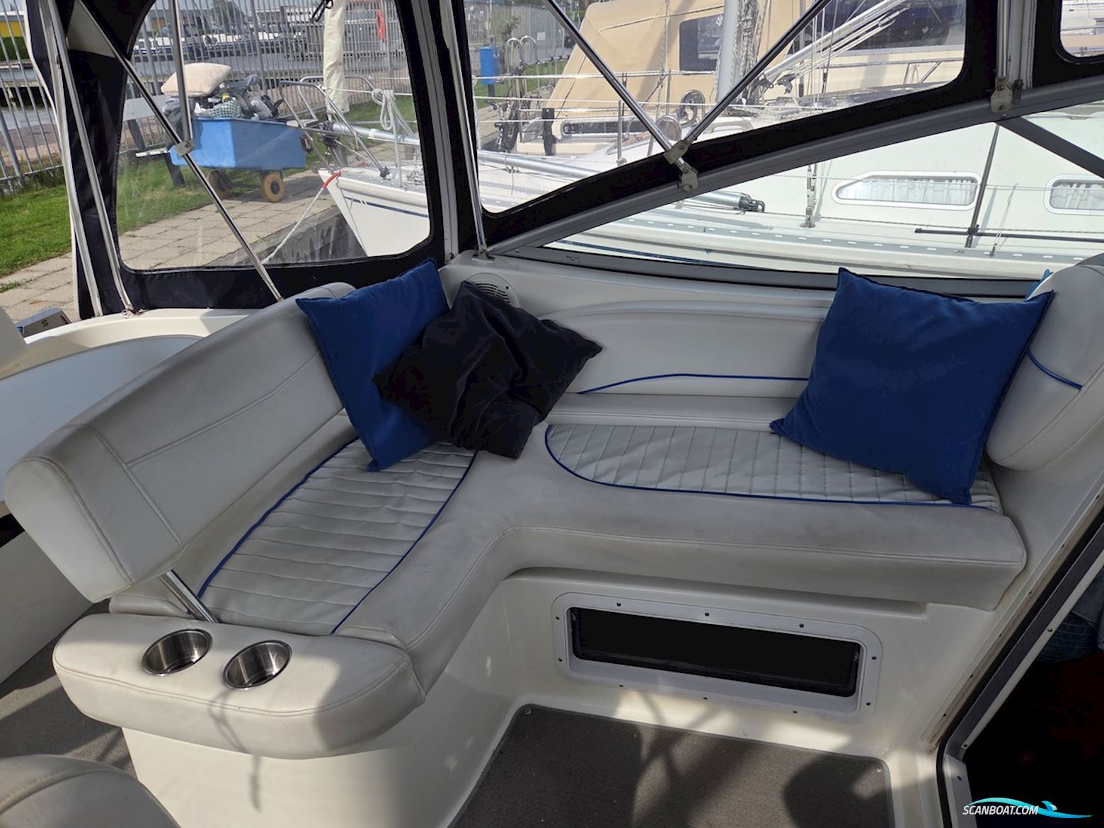 Bayliner 275