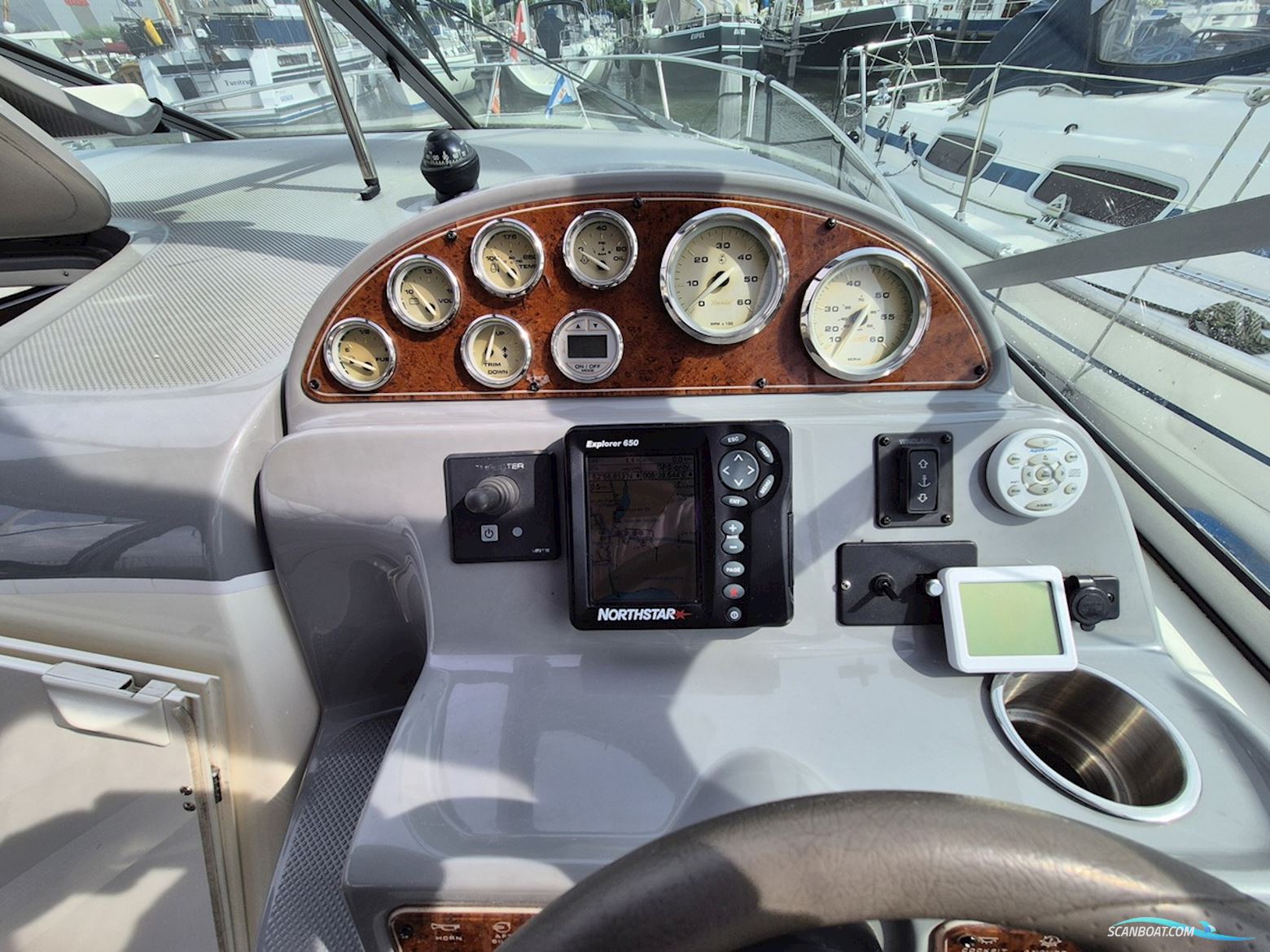 Bayliner 275