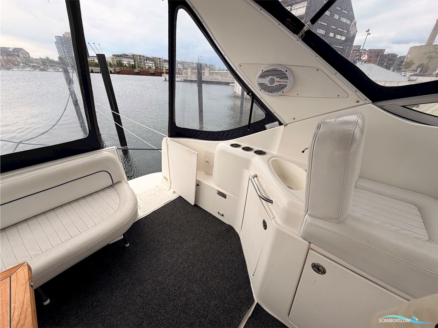 Bayliner 305 