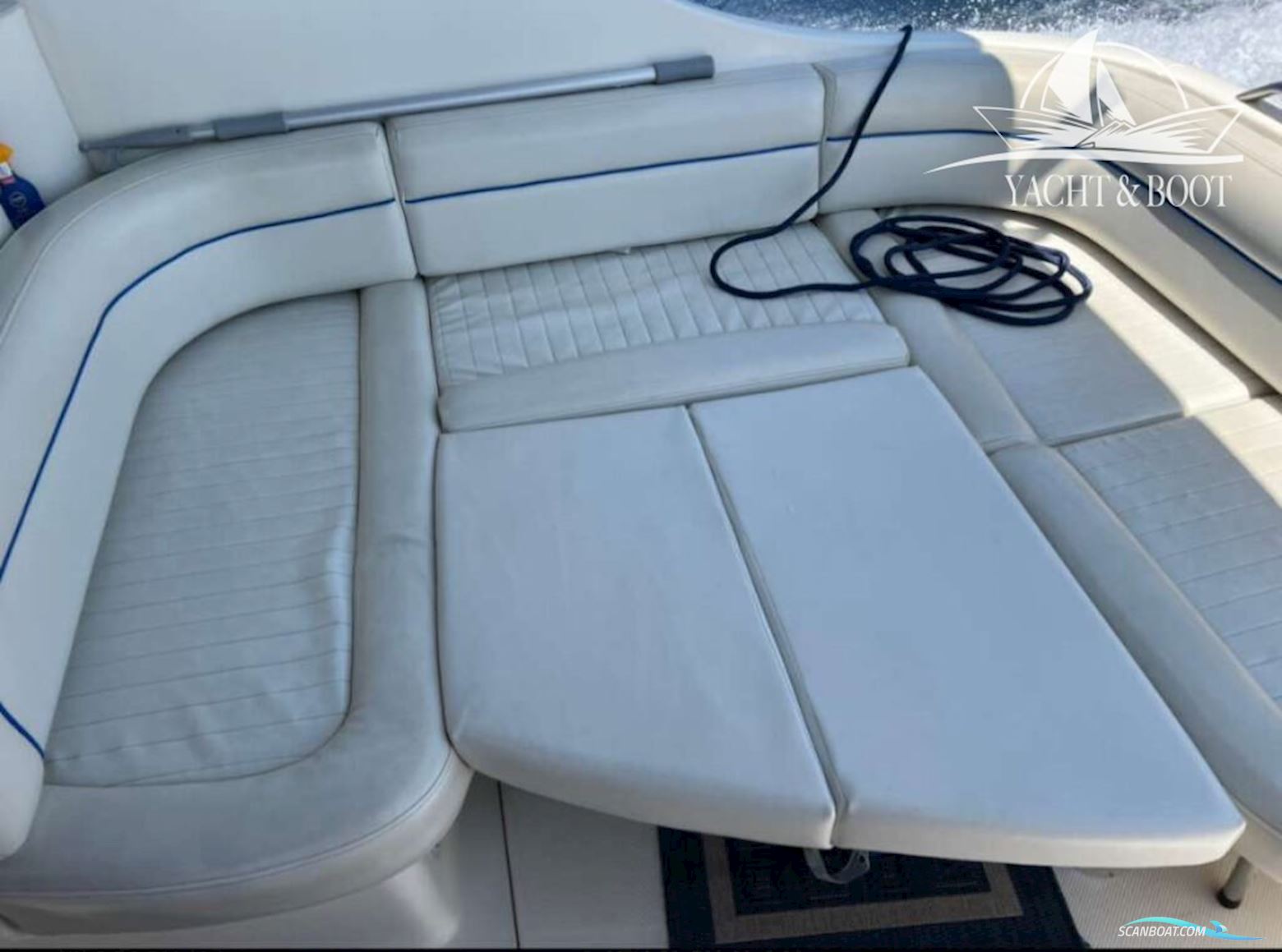 Bayliner 305