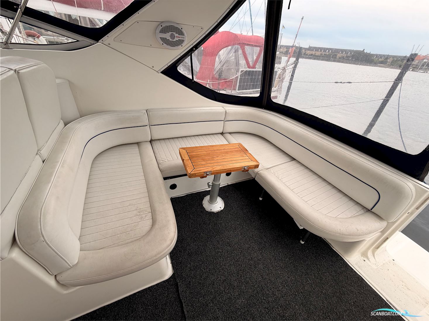 Bayliner 305