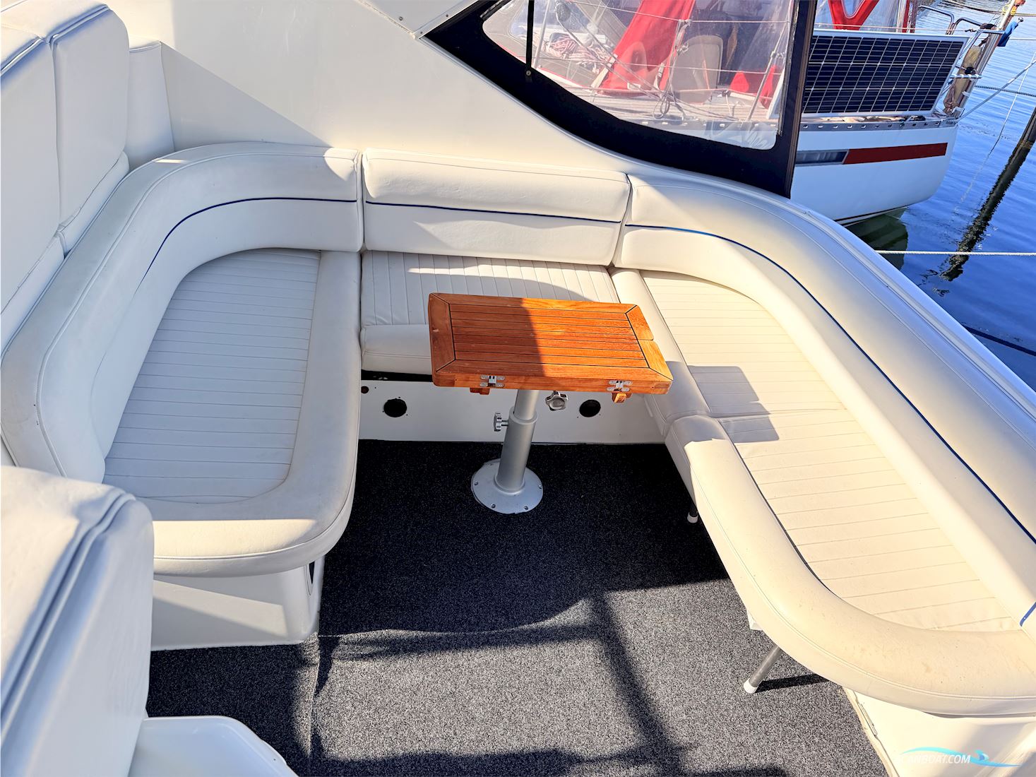 Bayliner 305