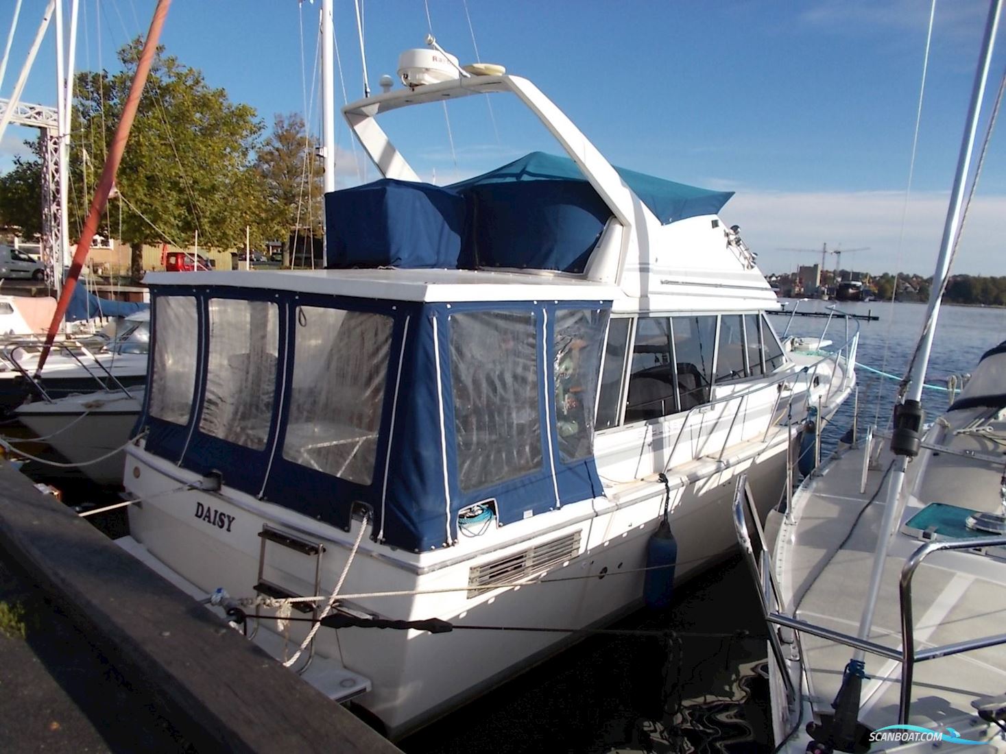 Bayliner 3288 Flybridge Flot Stand Motorbåd 1988, med Hino motor, Danmark